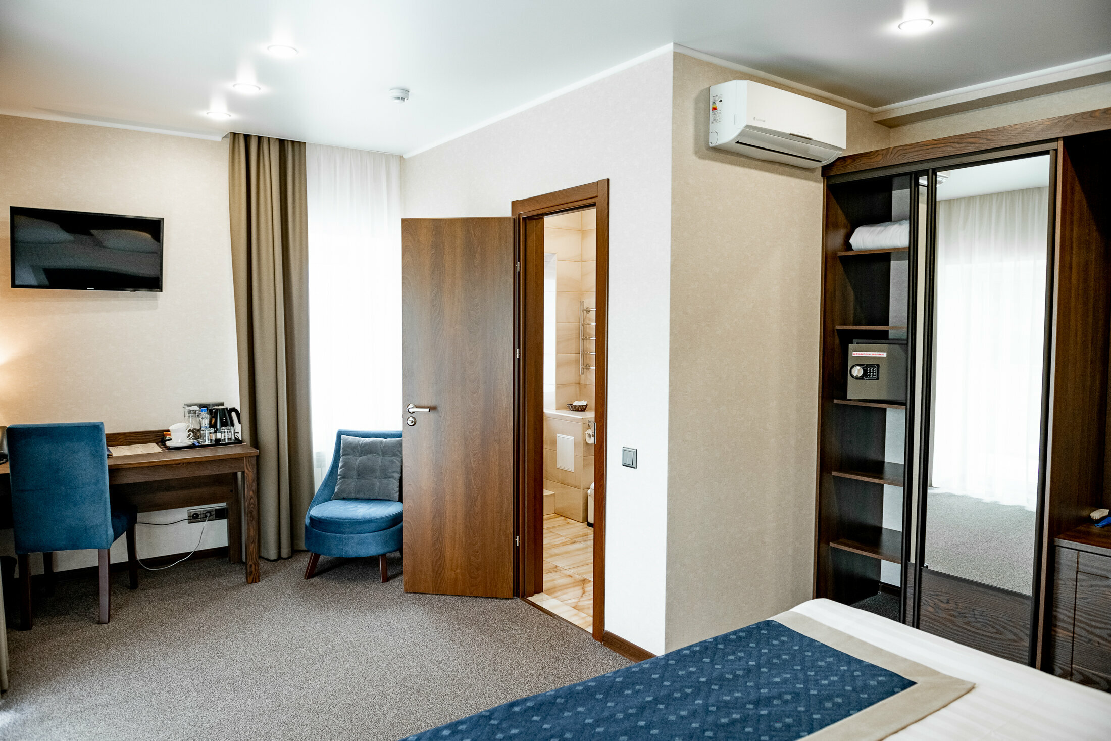 Двухместный номер с 1 кроватью или 2 отдельными кроватями и балконом