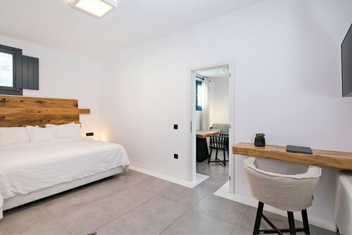 Standard Room with Patio (semi basement) в Portes Mykonos Suites & Villas