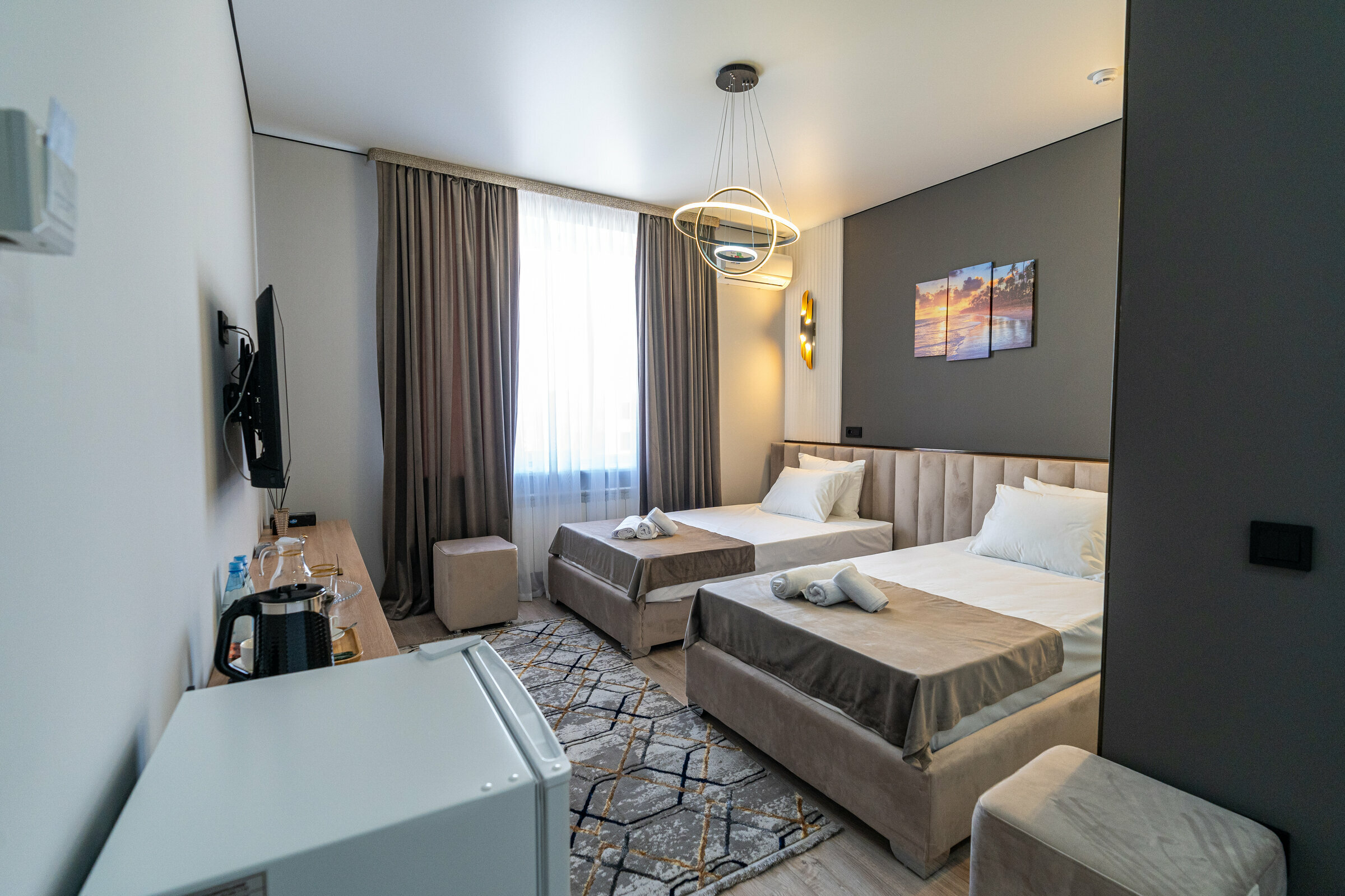 Просторный двухместный номер с 2 отдельными кроватями