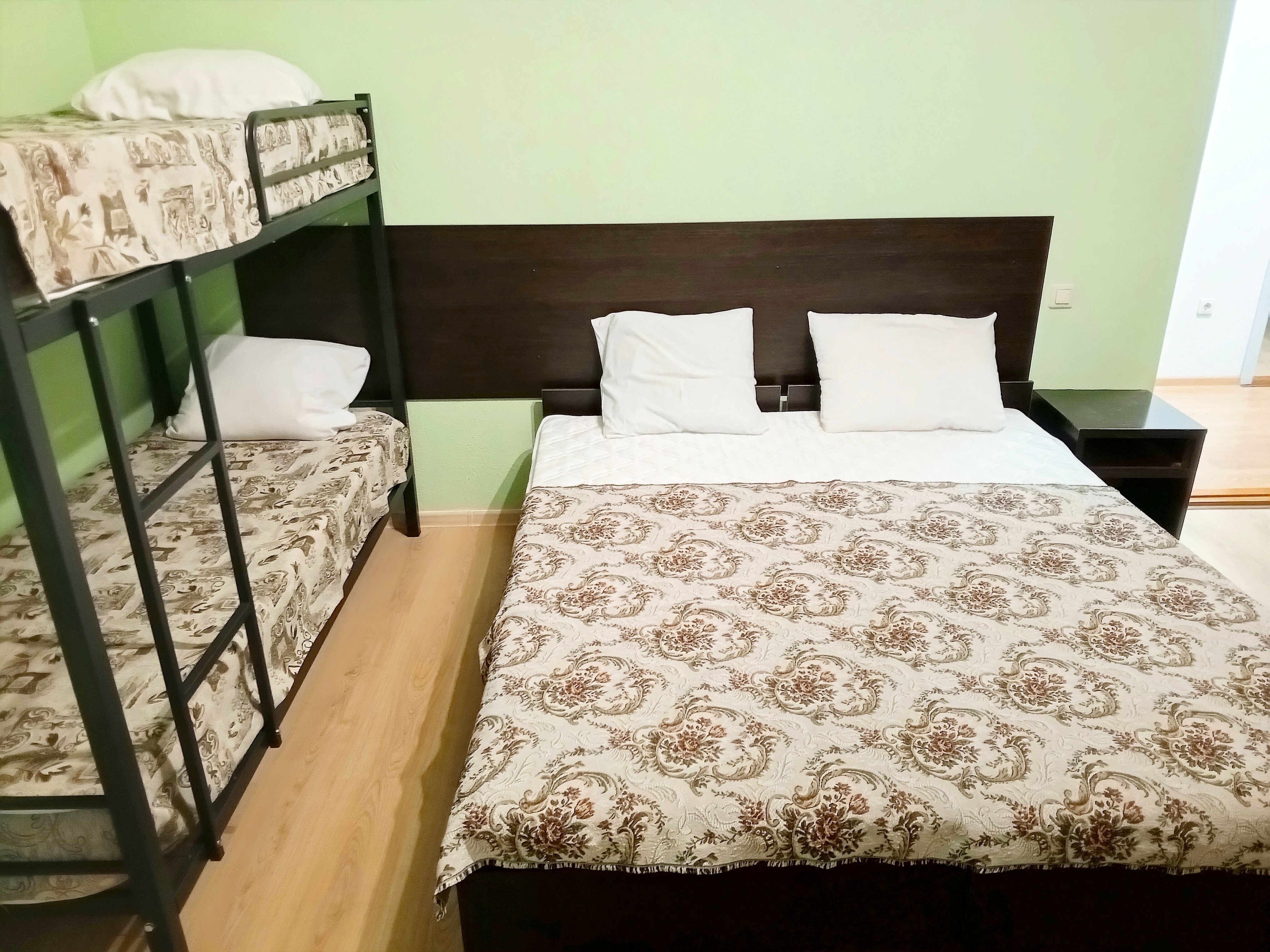 Четырехместный номер с балконом