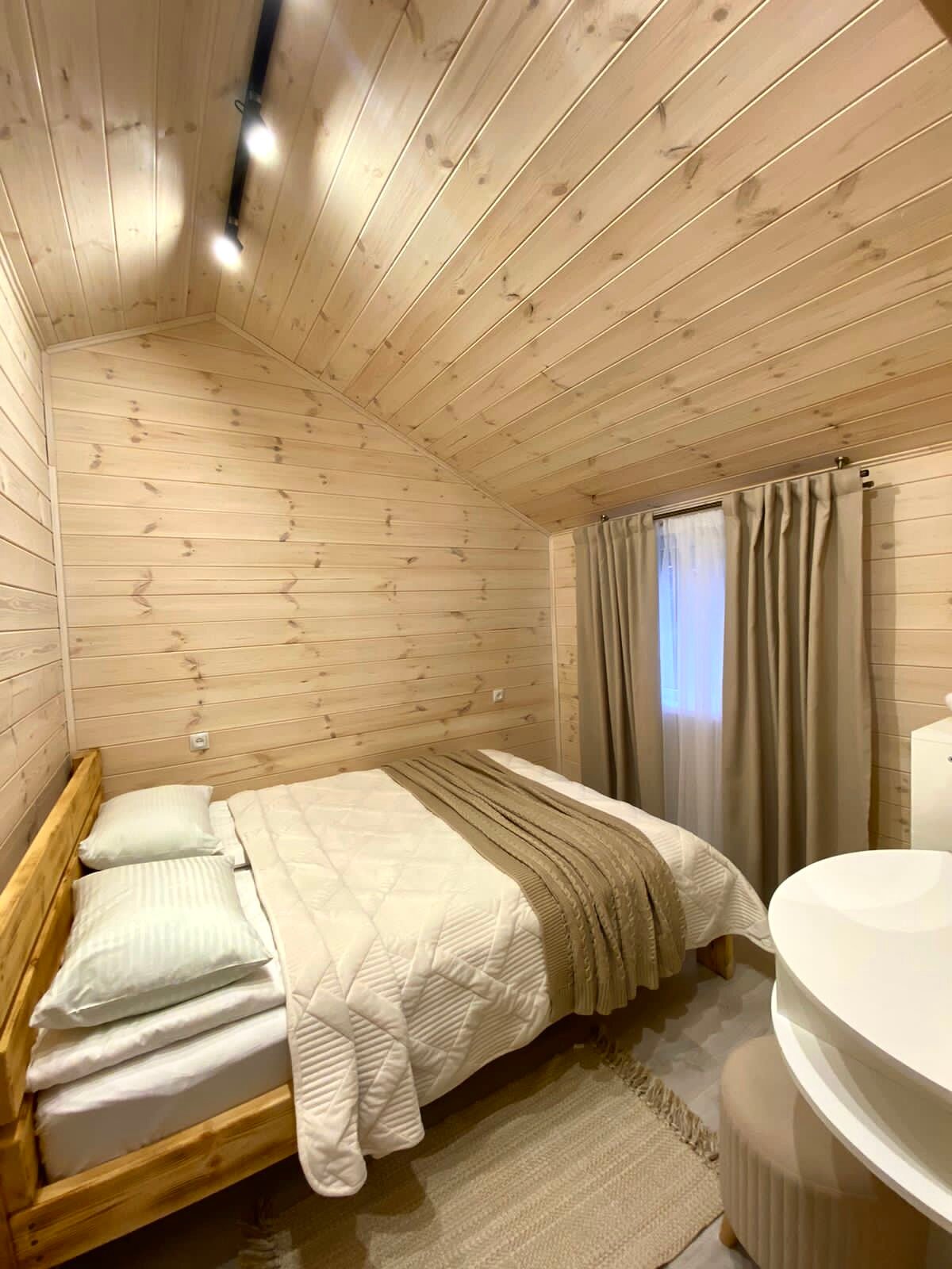 Четырехместный номер с видом на горы