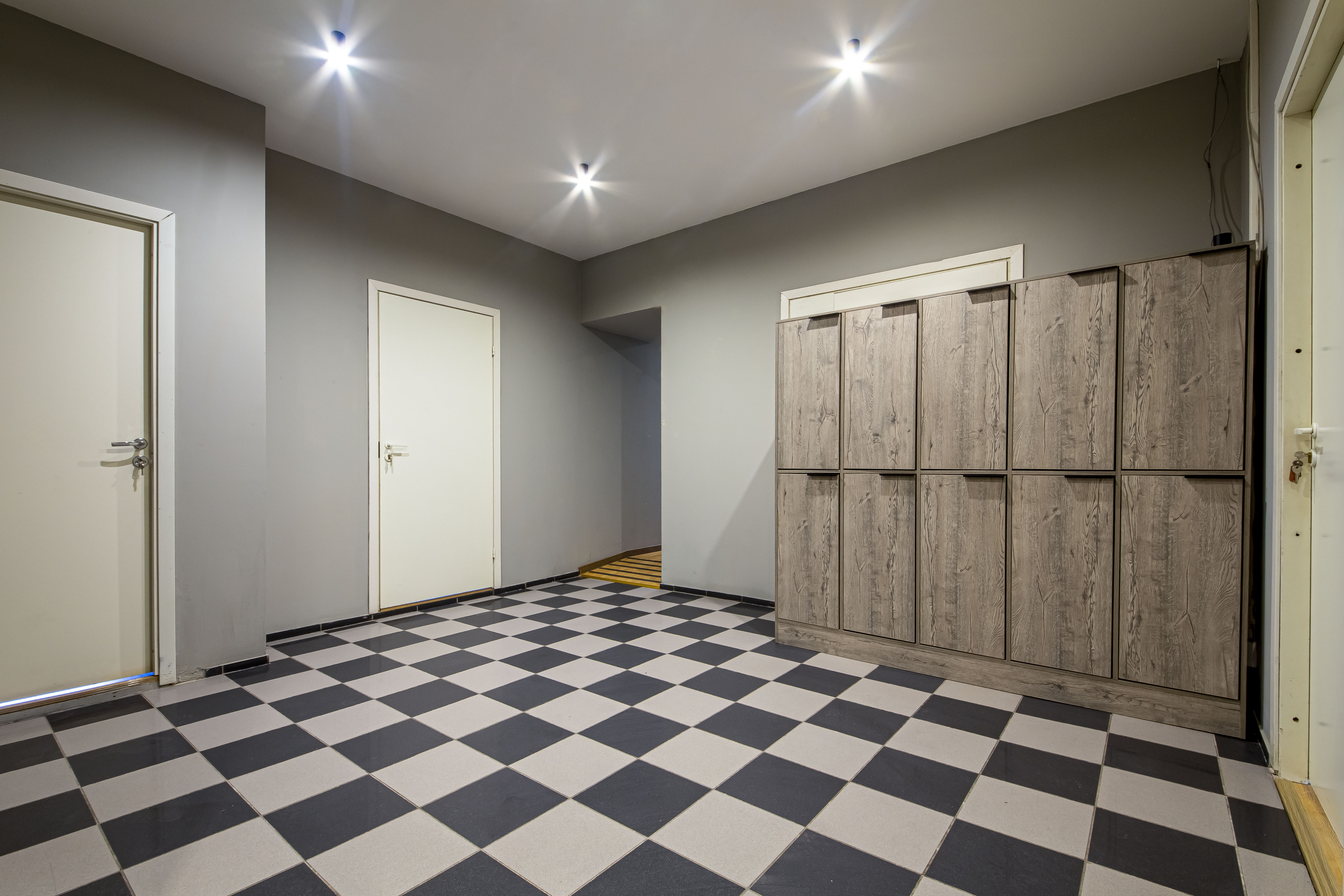 Односпальная кровать в общем номере