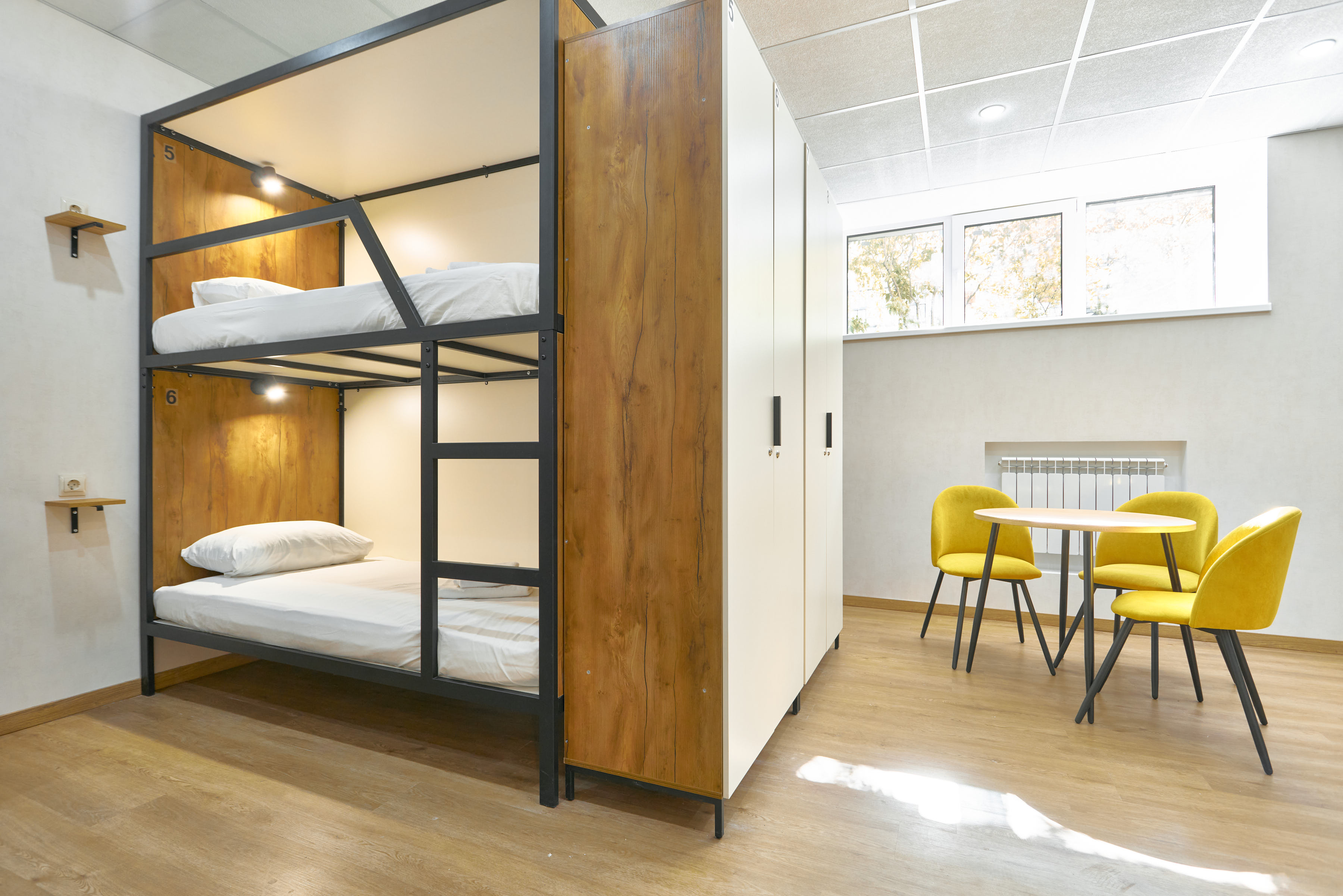 Кровать в общем 8-местном номере