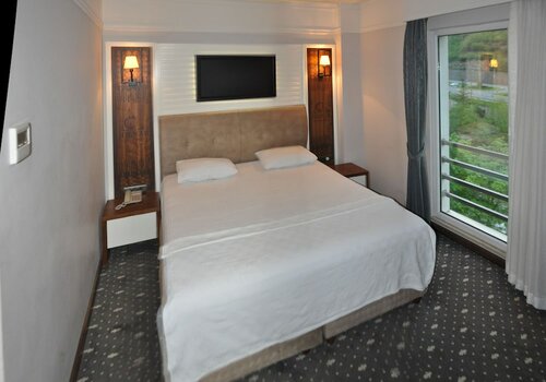 Двухместный номер с 1 двуспальной кроватью в Jolnar Garden Hotel