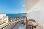 Двухместный номер с 1 двуспальной кроватью, балкон, вид на залив в Hotel Atolon