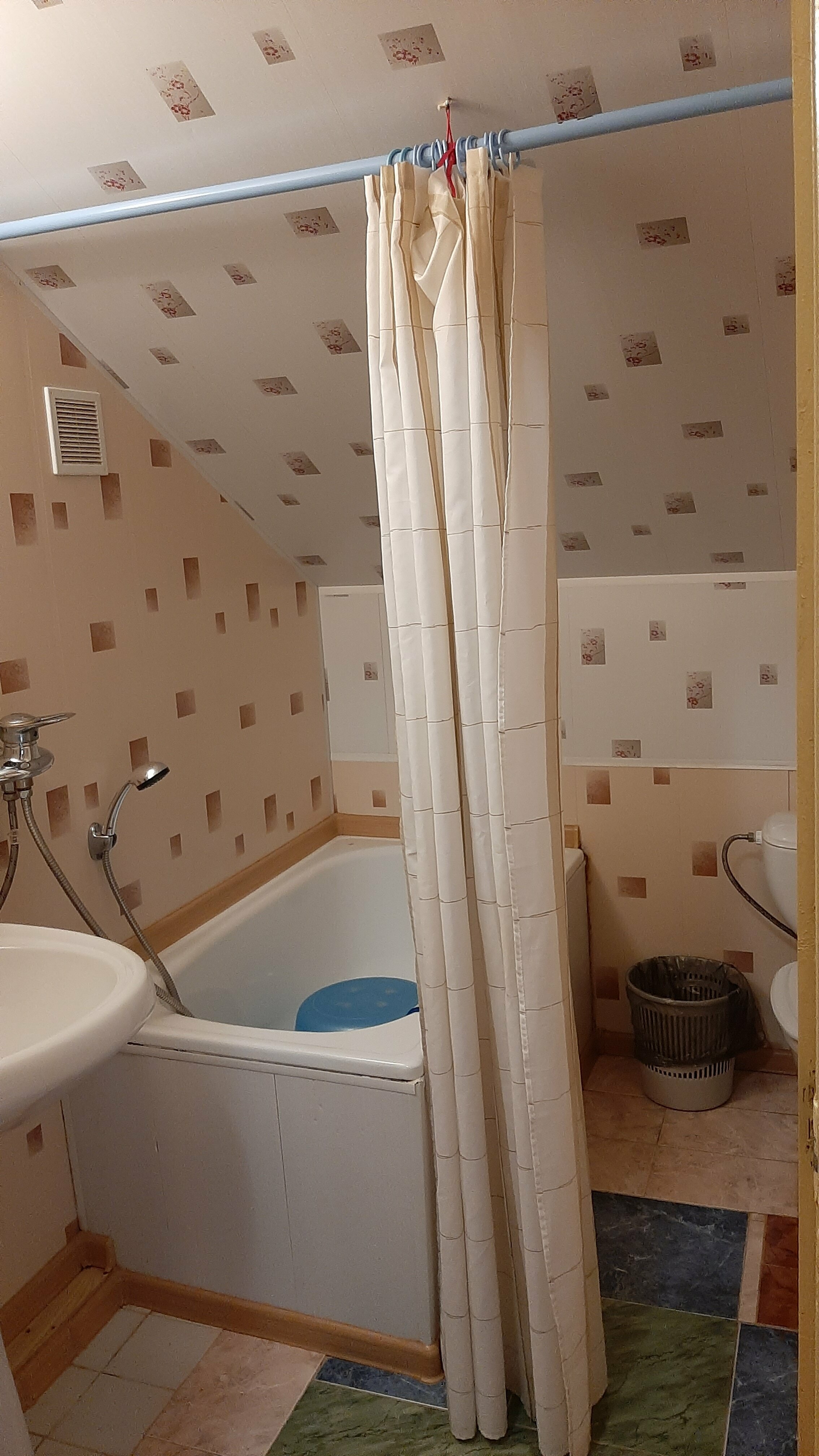 Бюджетный трехместный номер