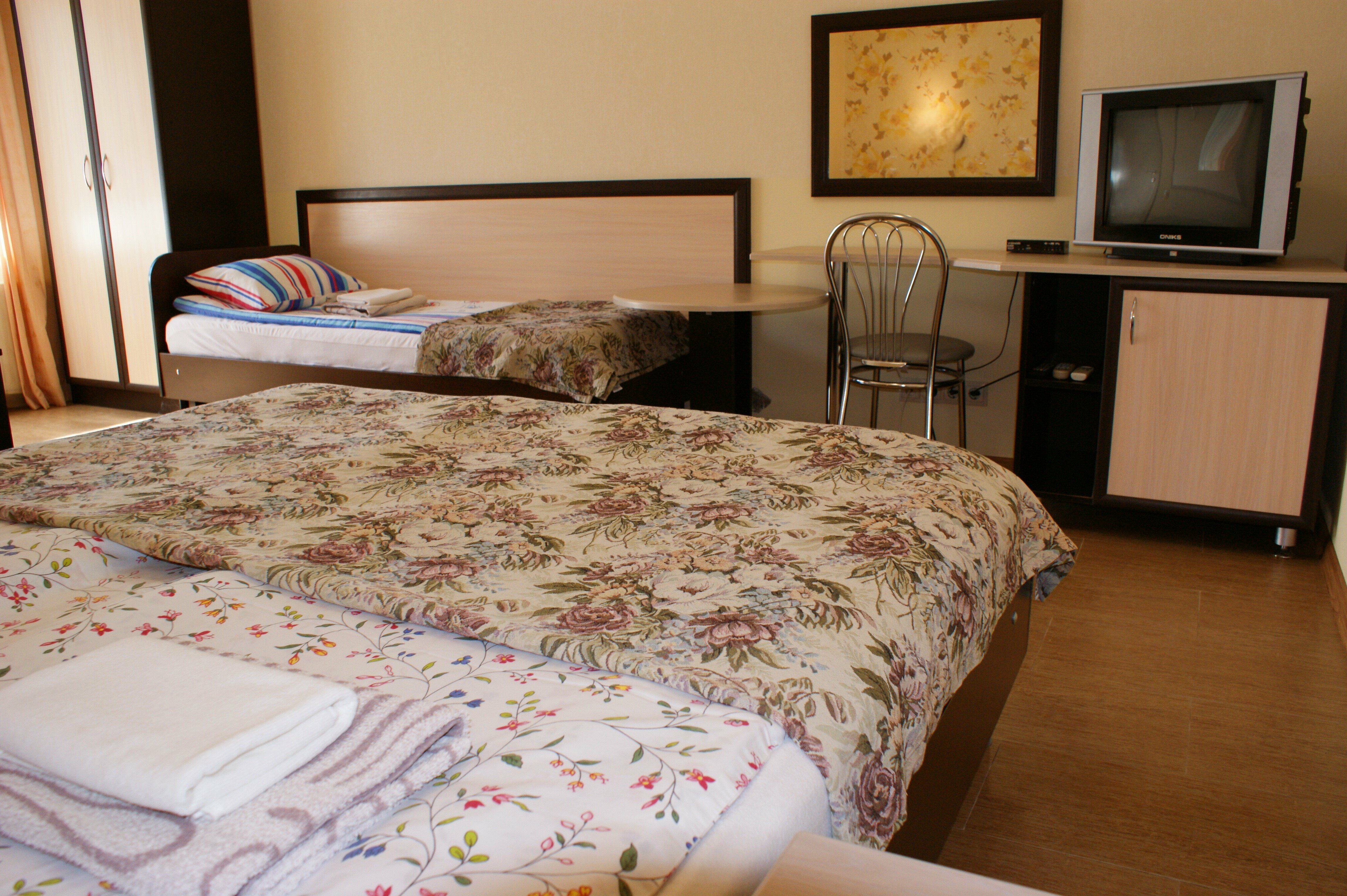 Трехместный номер с террасой