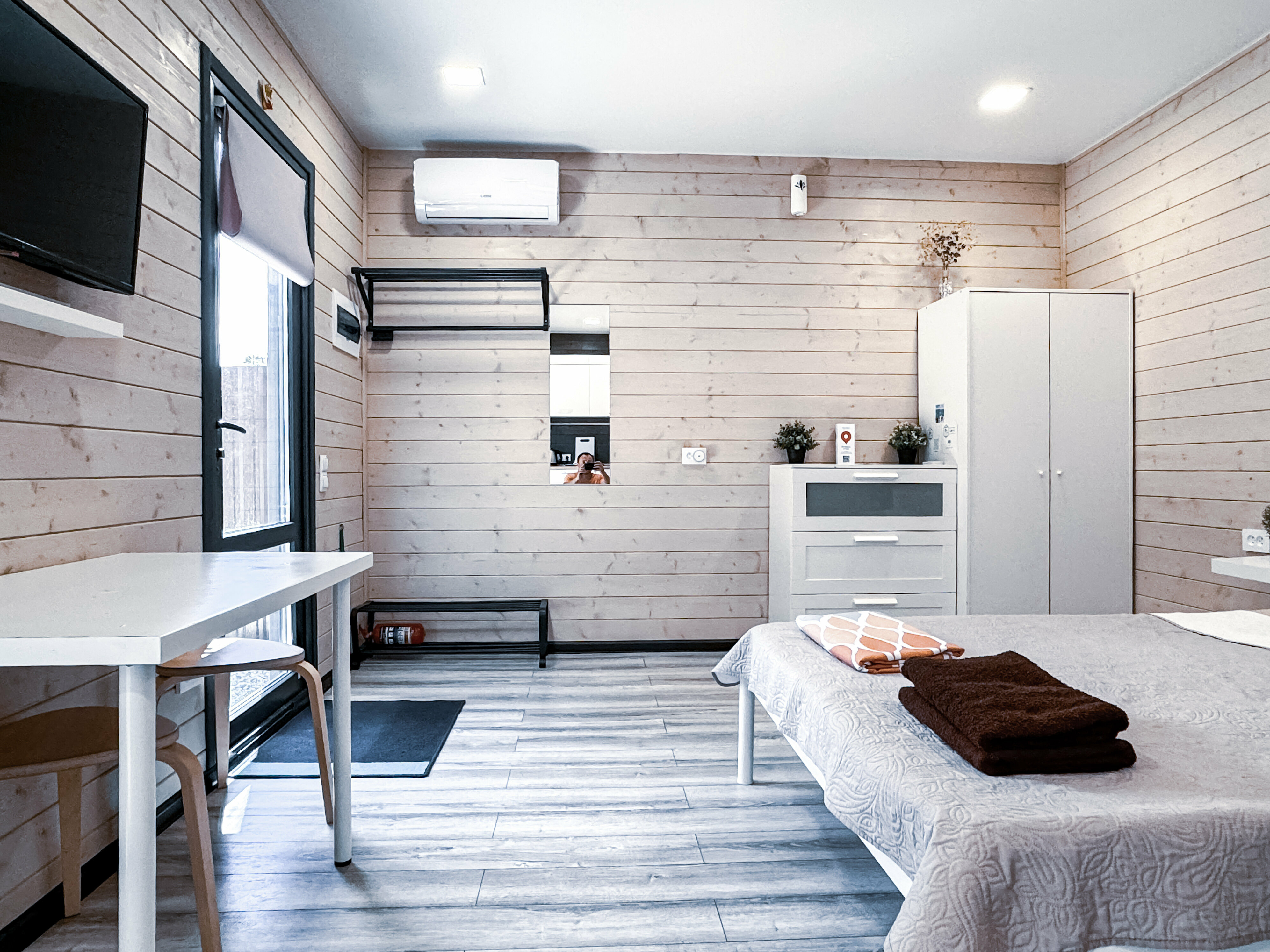 Трехместный номер «Комфорт» с душем