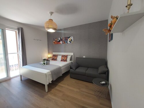 Четырехместный номер «Делюкс», 1 двуспальная кровать «Кинг-сайз» с диваном-кроватью в Sunset House Balestrate