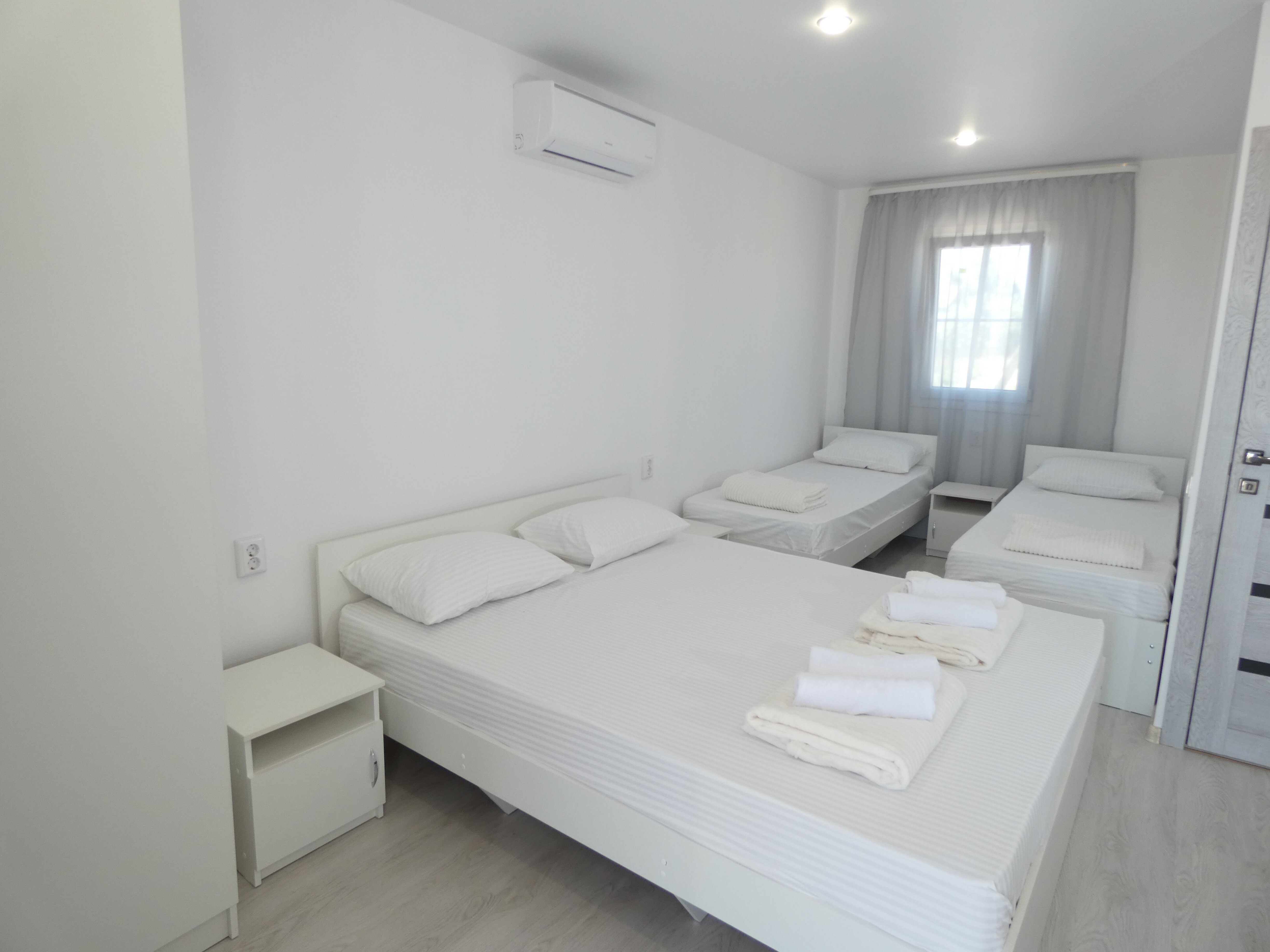 Cемейный номер с собственной ванной комнатой