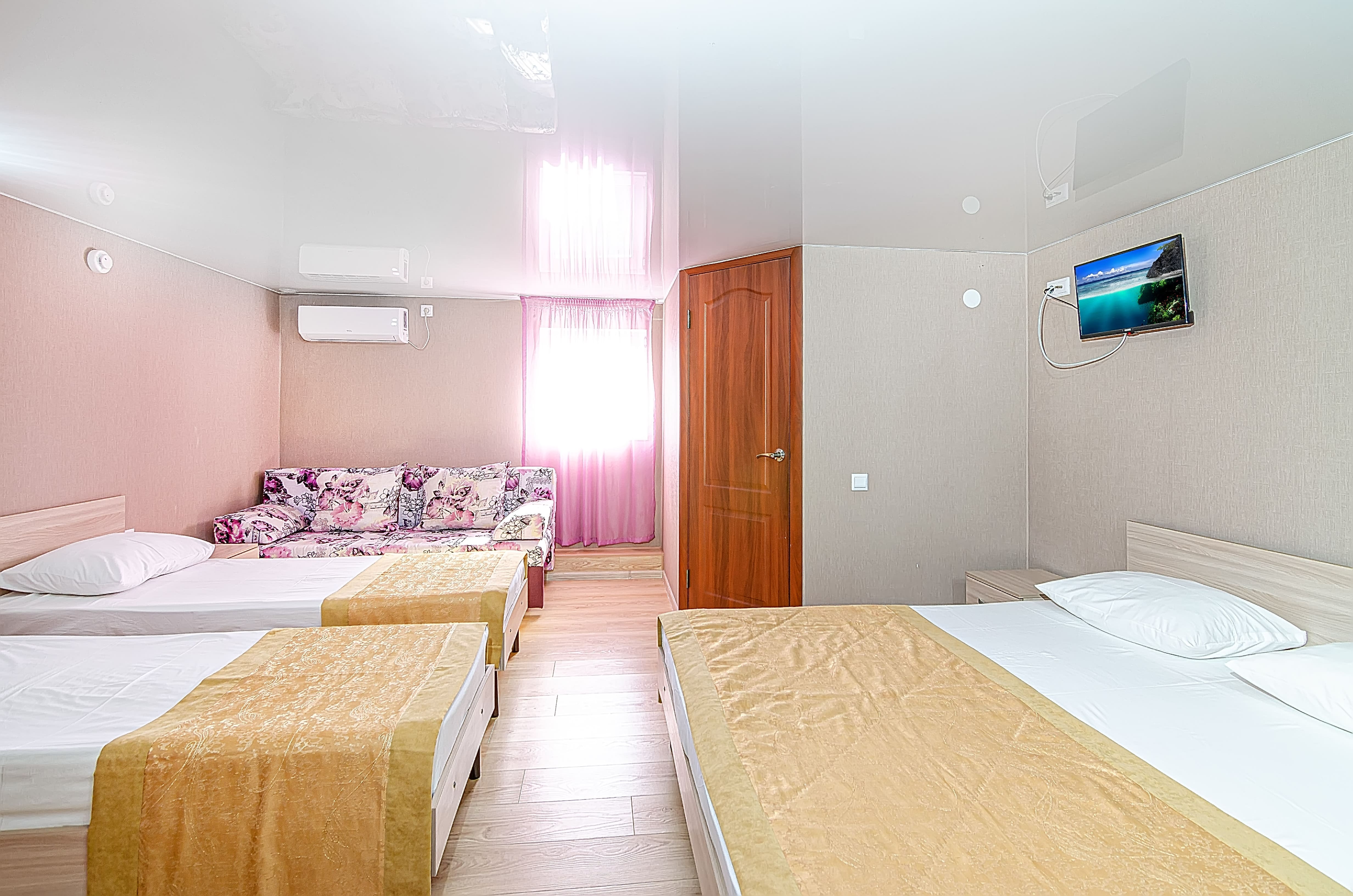 Шестиместный номер