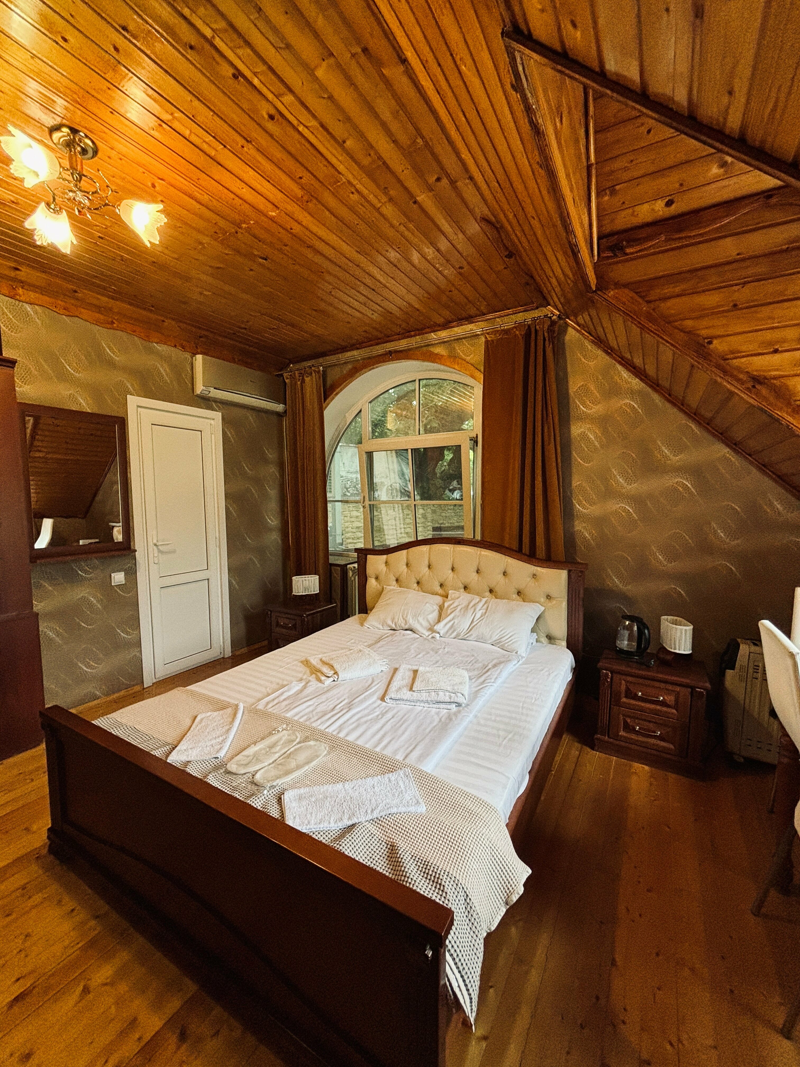 Стандартный номер с кроватью размера «king-size»