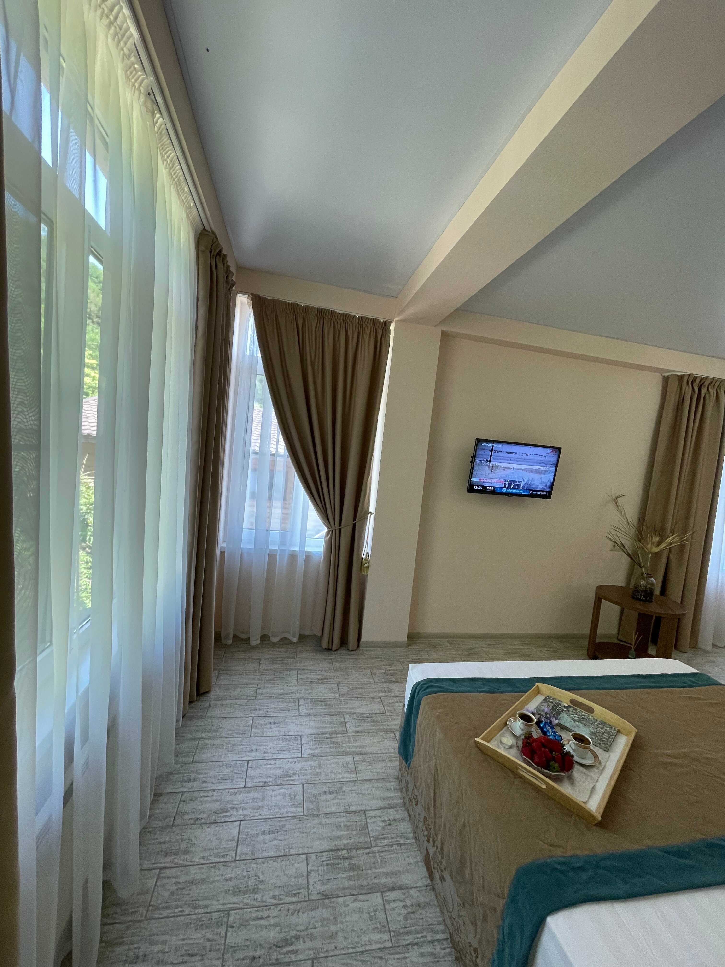 Cемейный номер с собственной ванной комнатой