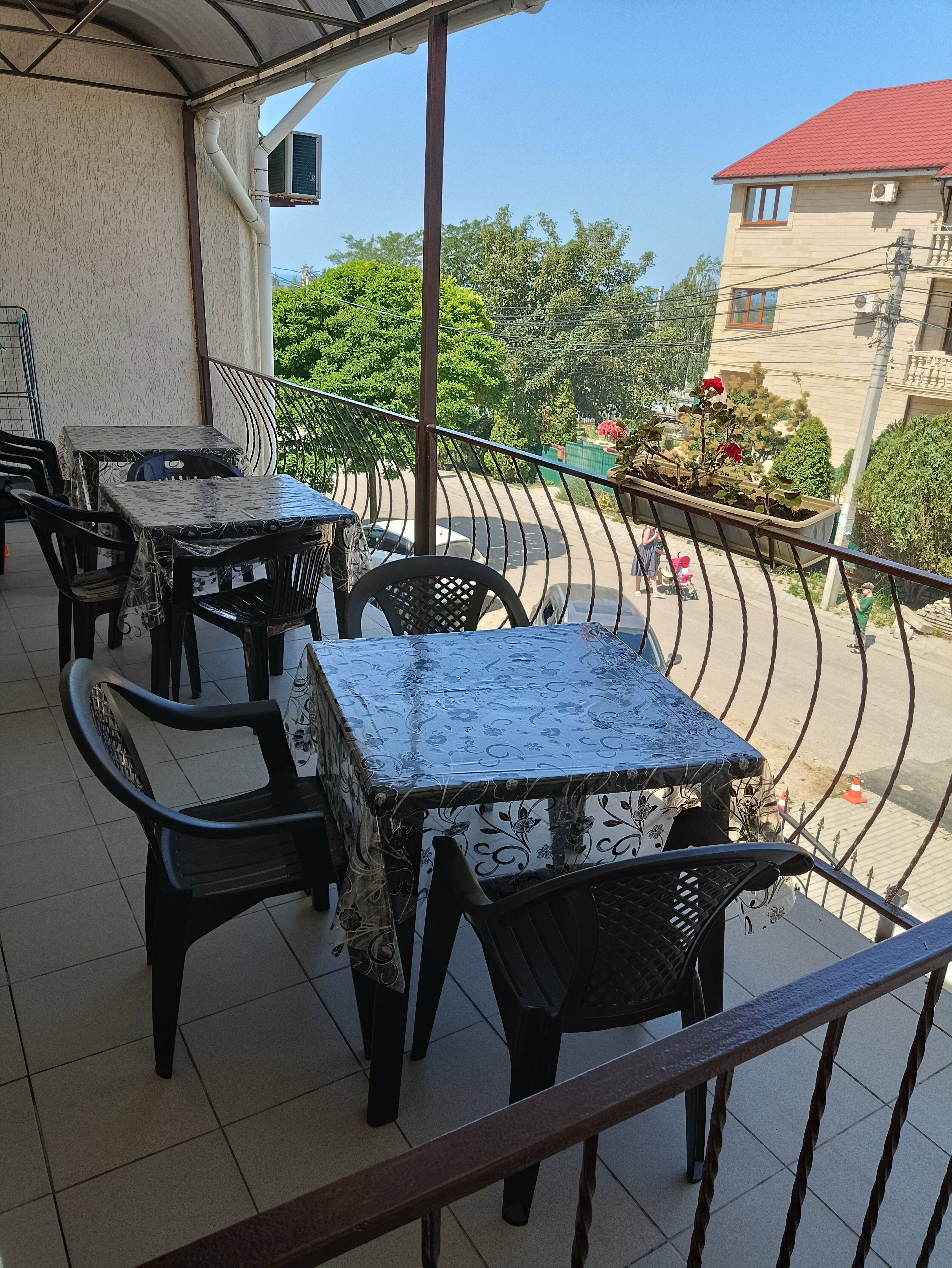 Трехместный номер «Комфорт» с душем