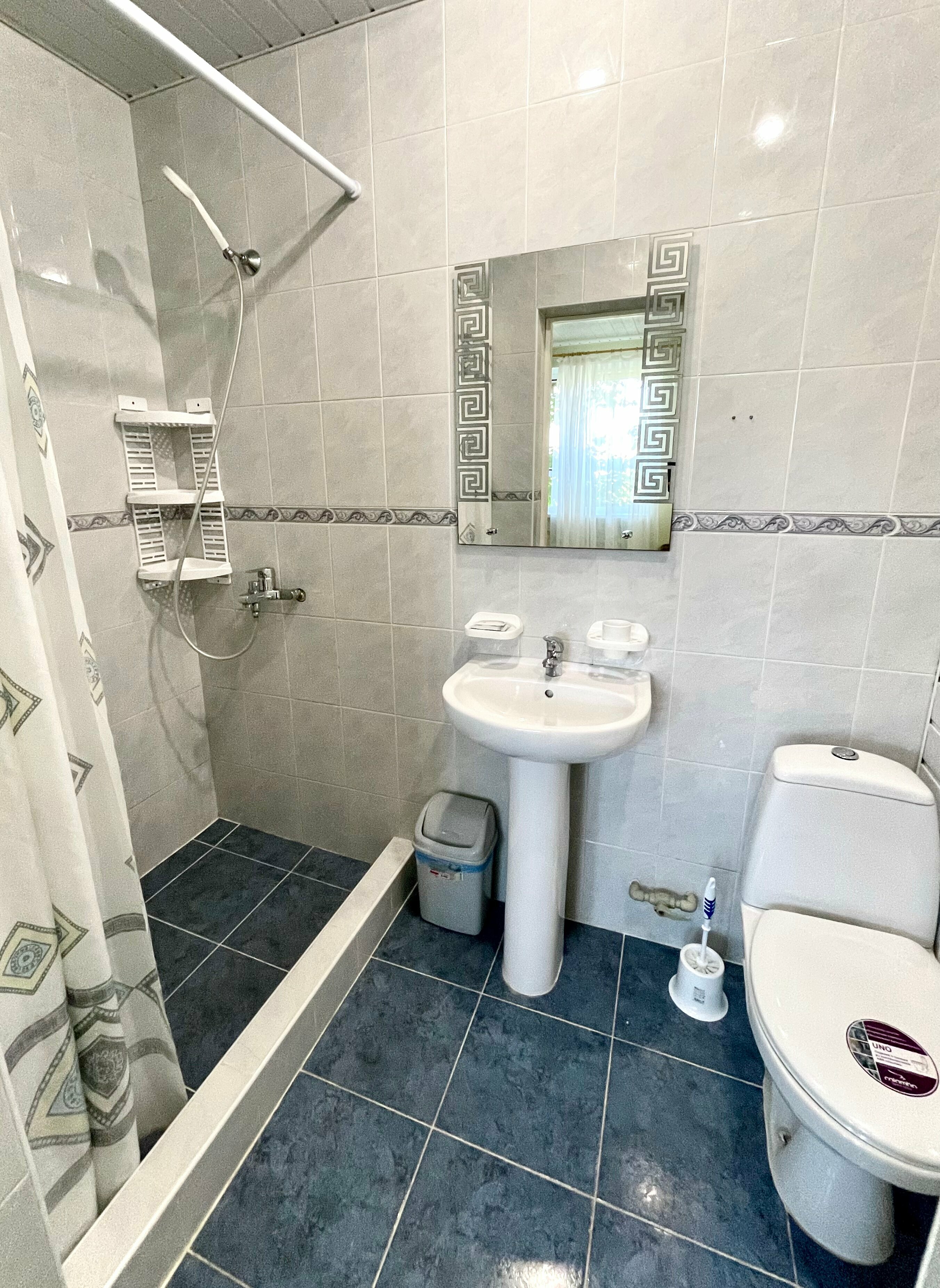 Семейный номер с видом на горы