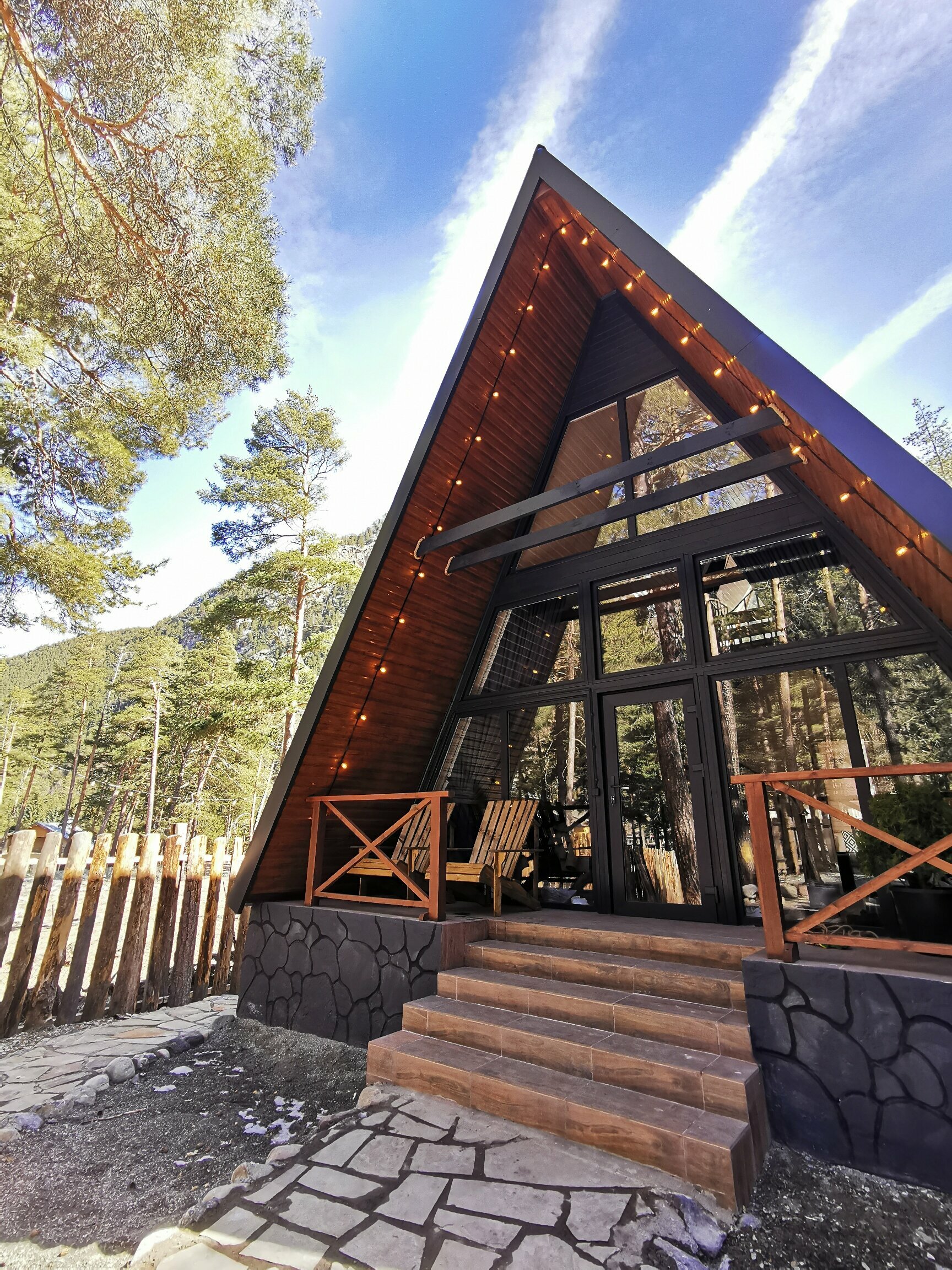 Дом с видом на горы