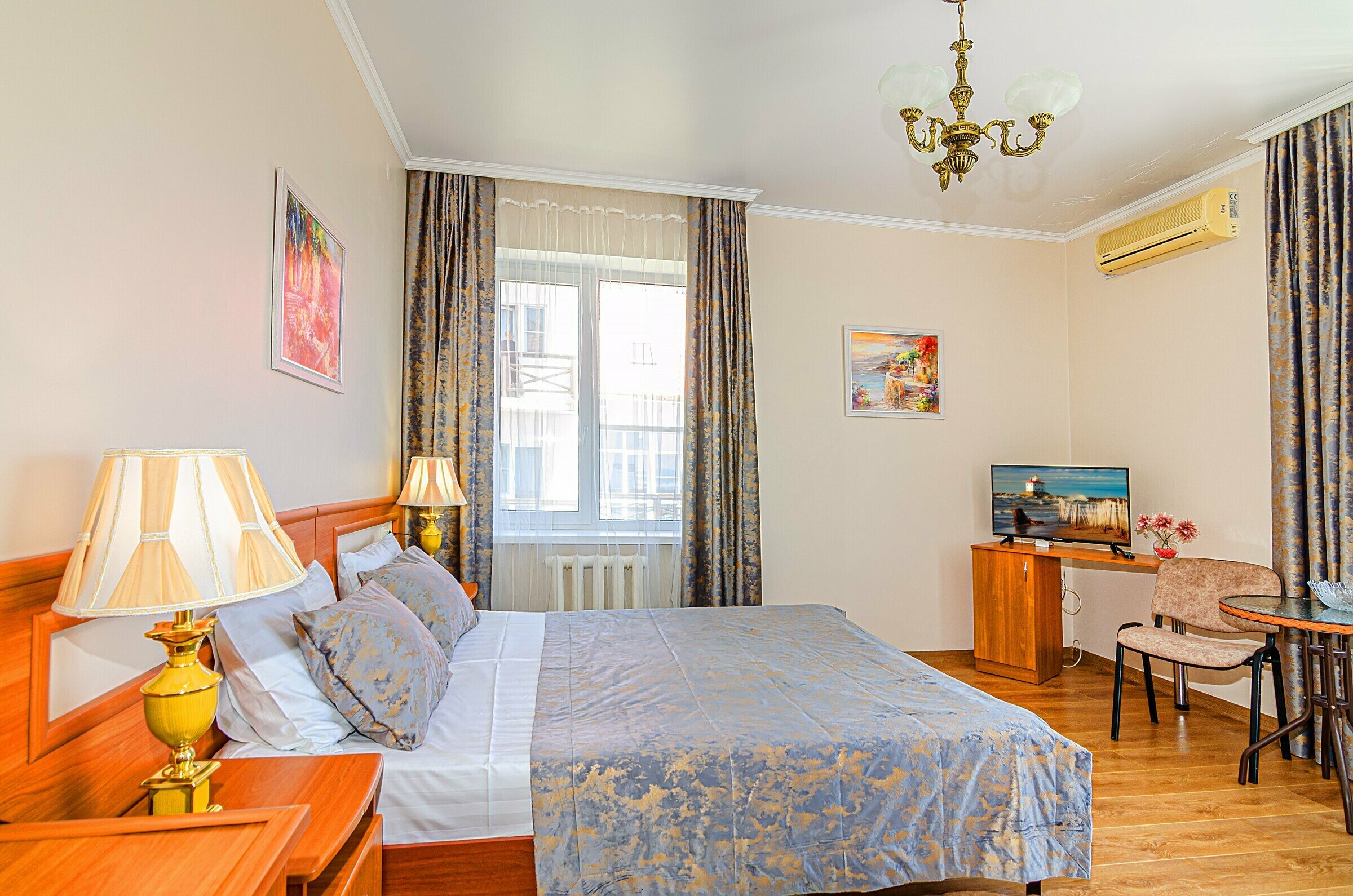 Трехместный номер «Комфорт» с душем