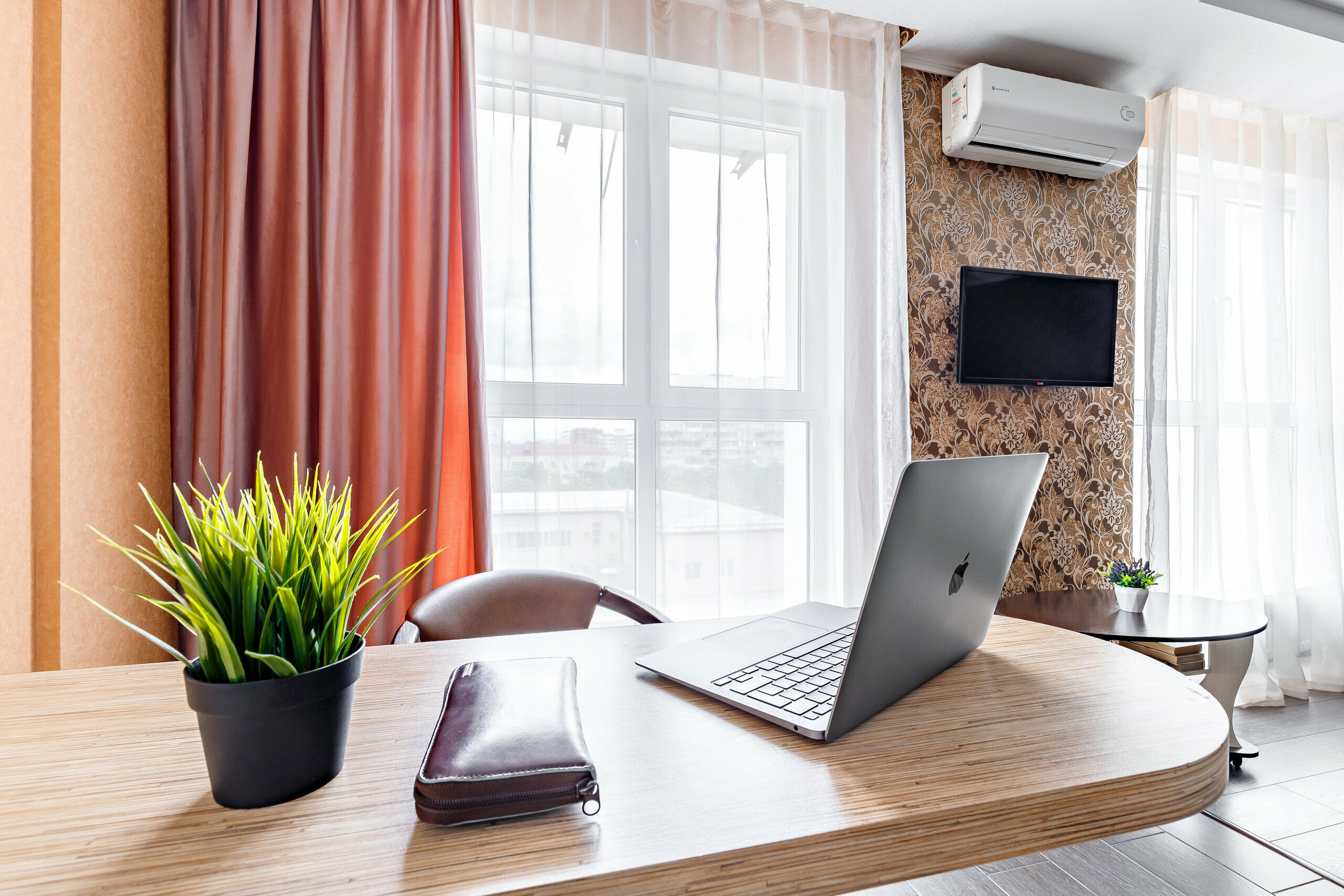 Номер-студия с кроватью размера «queen-size»