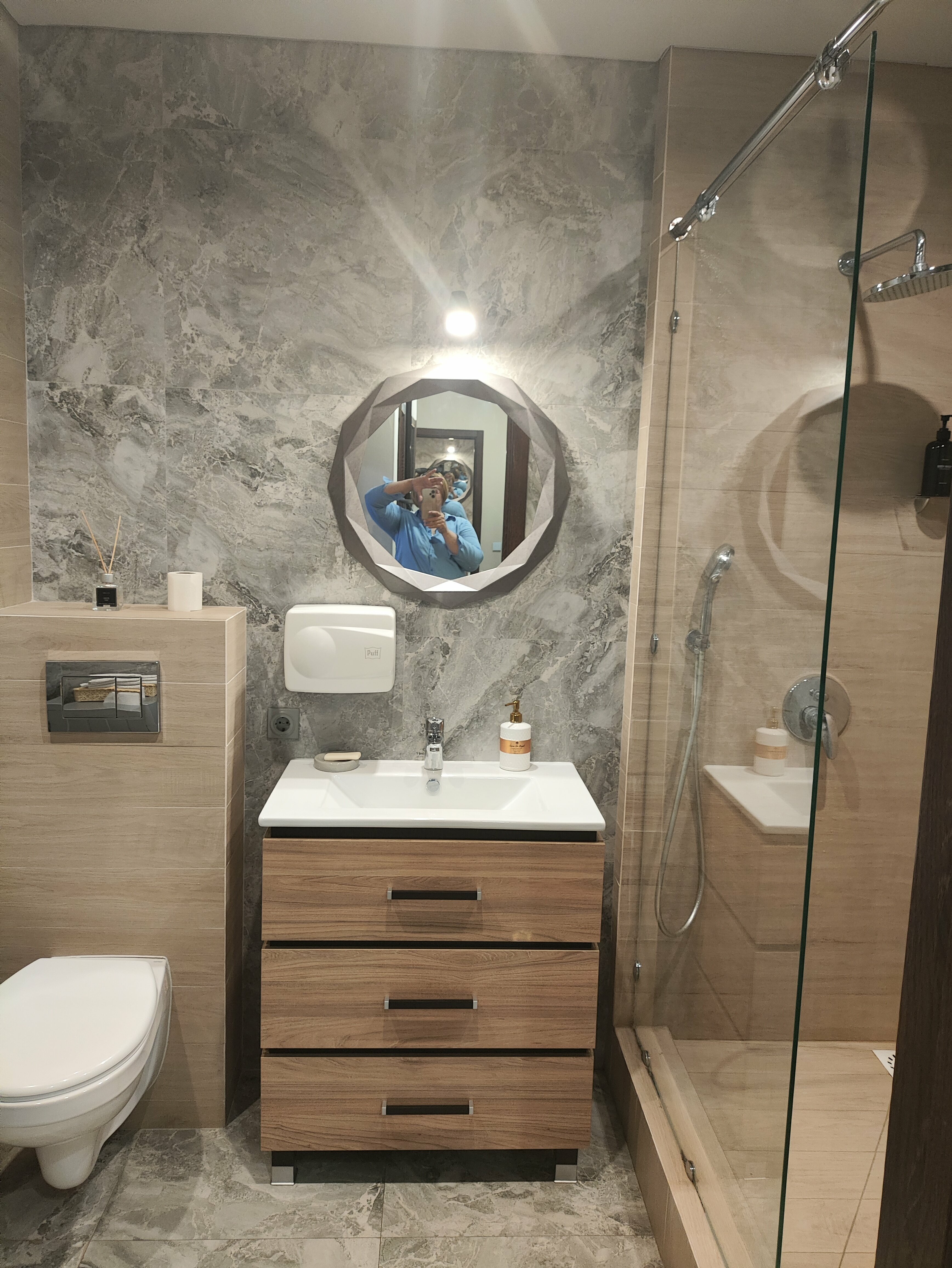 Cемейный номер с собственной ванной комнатой