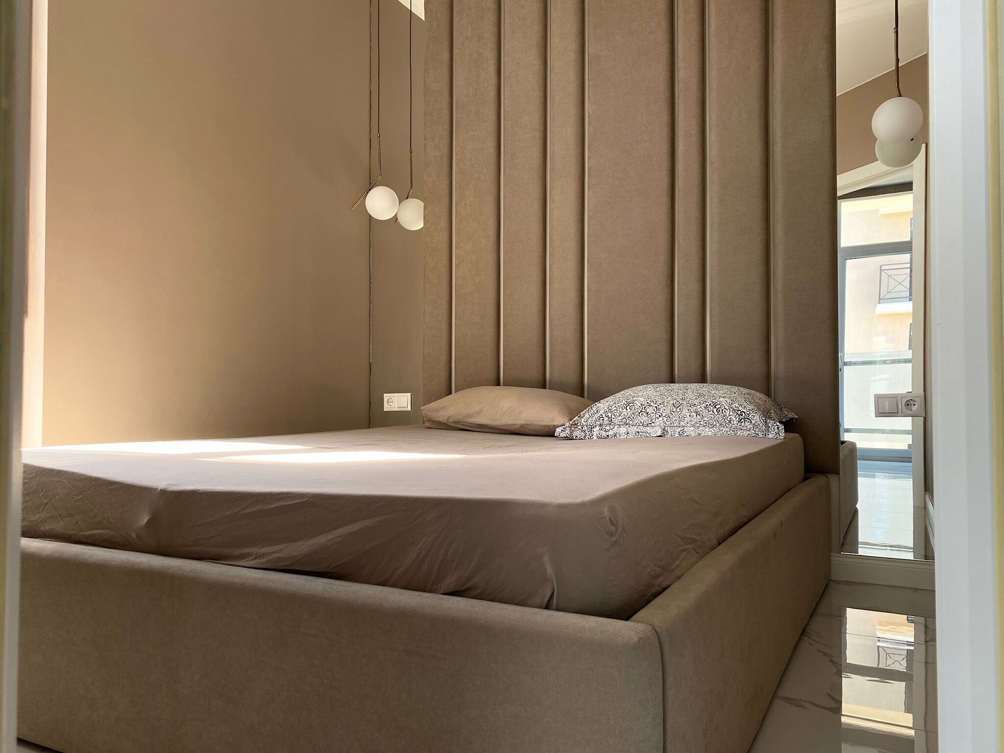 4-х местные апартаменты с балконом в жк c круглогодично подогреваемым бассейном +32 ° "Alicekeys" 13/90