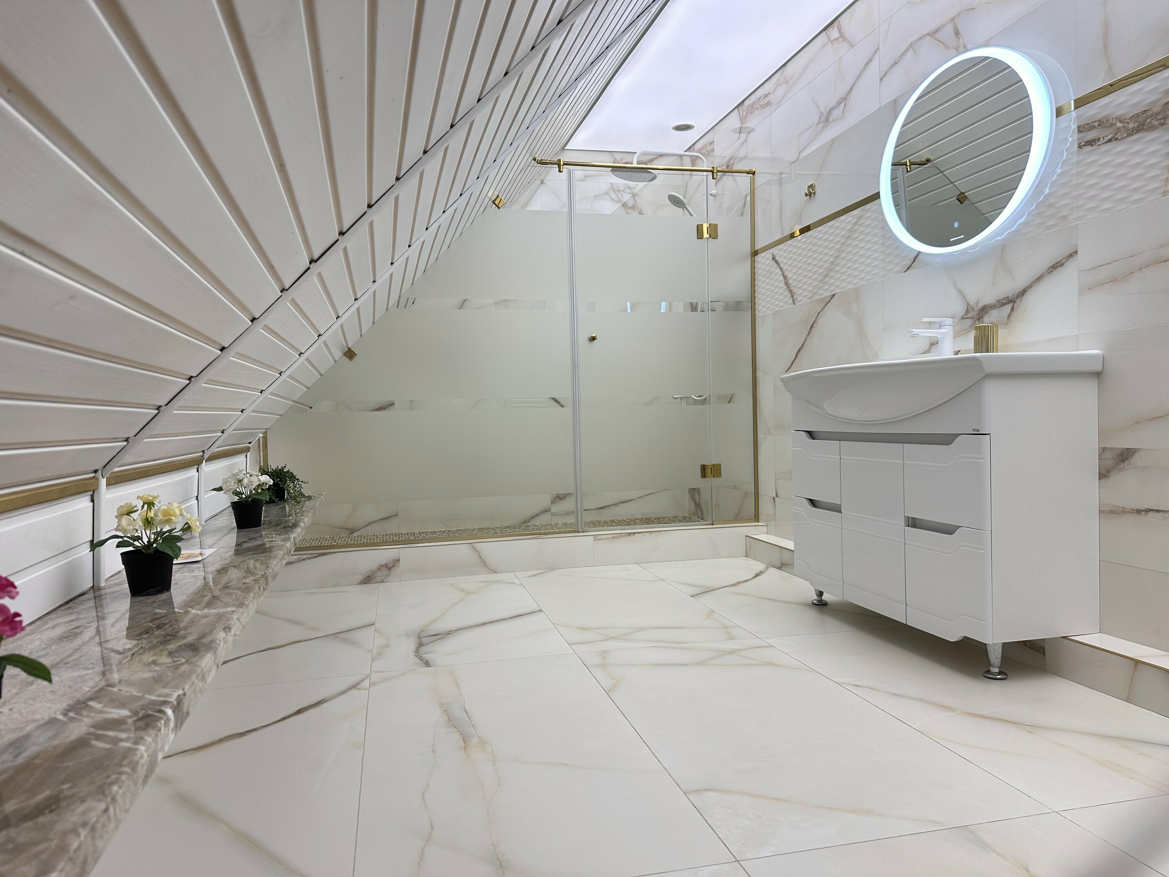 Люкс с кроватью размера «queen-size»