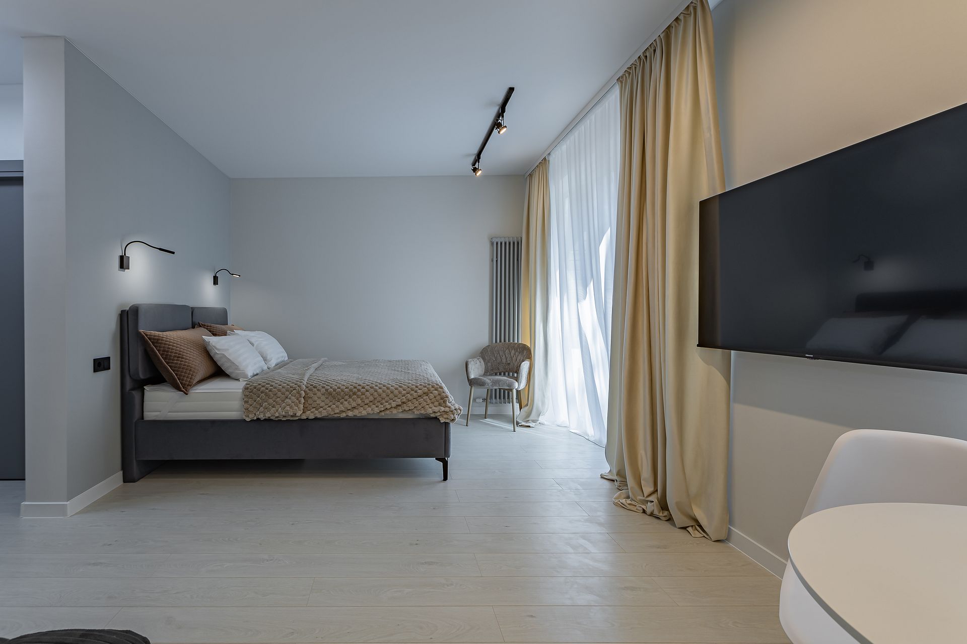 Люкс с кроватью размера «king-size» и балконом