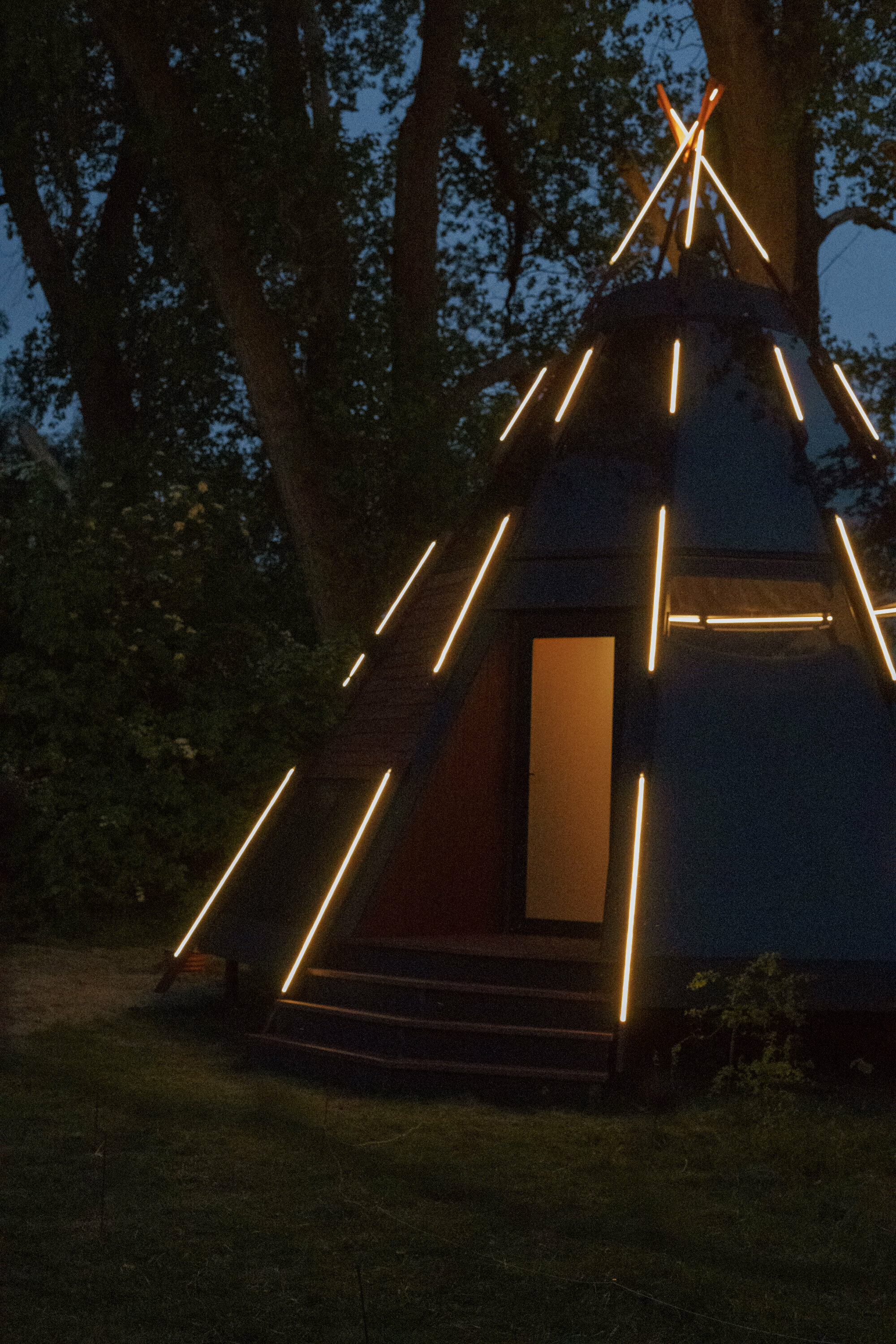  Нео Типи 360 с террасой | красивый панорамный вид на небо и дюны, сквозь которые частично видно море