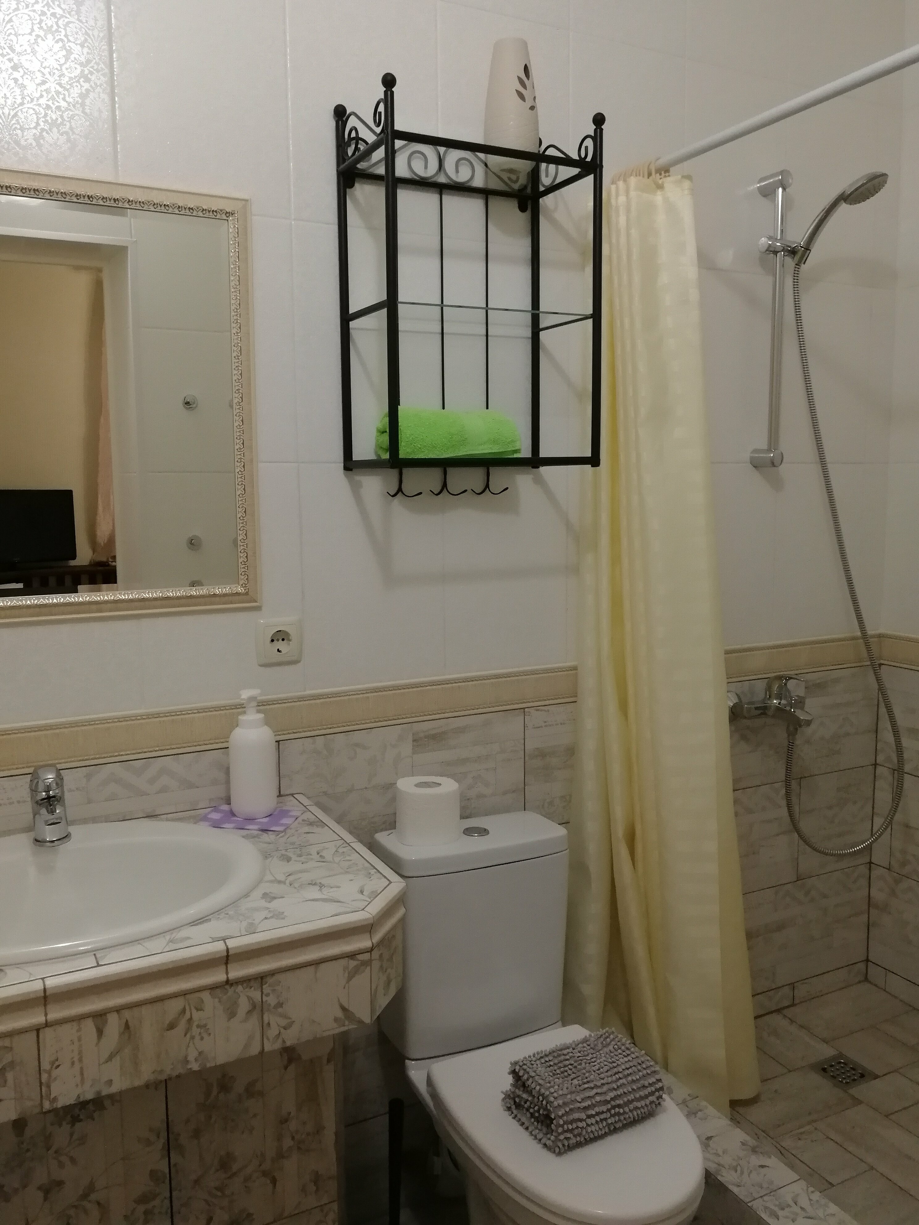 Двухместная комната с балконом с видом на море и собственной ванной комнатой