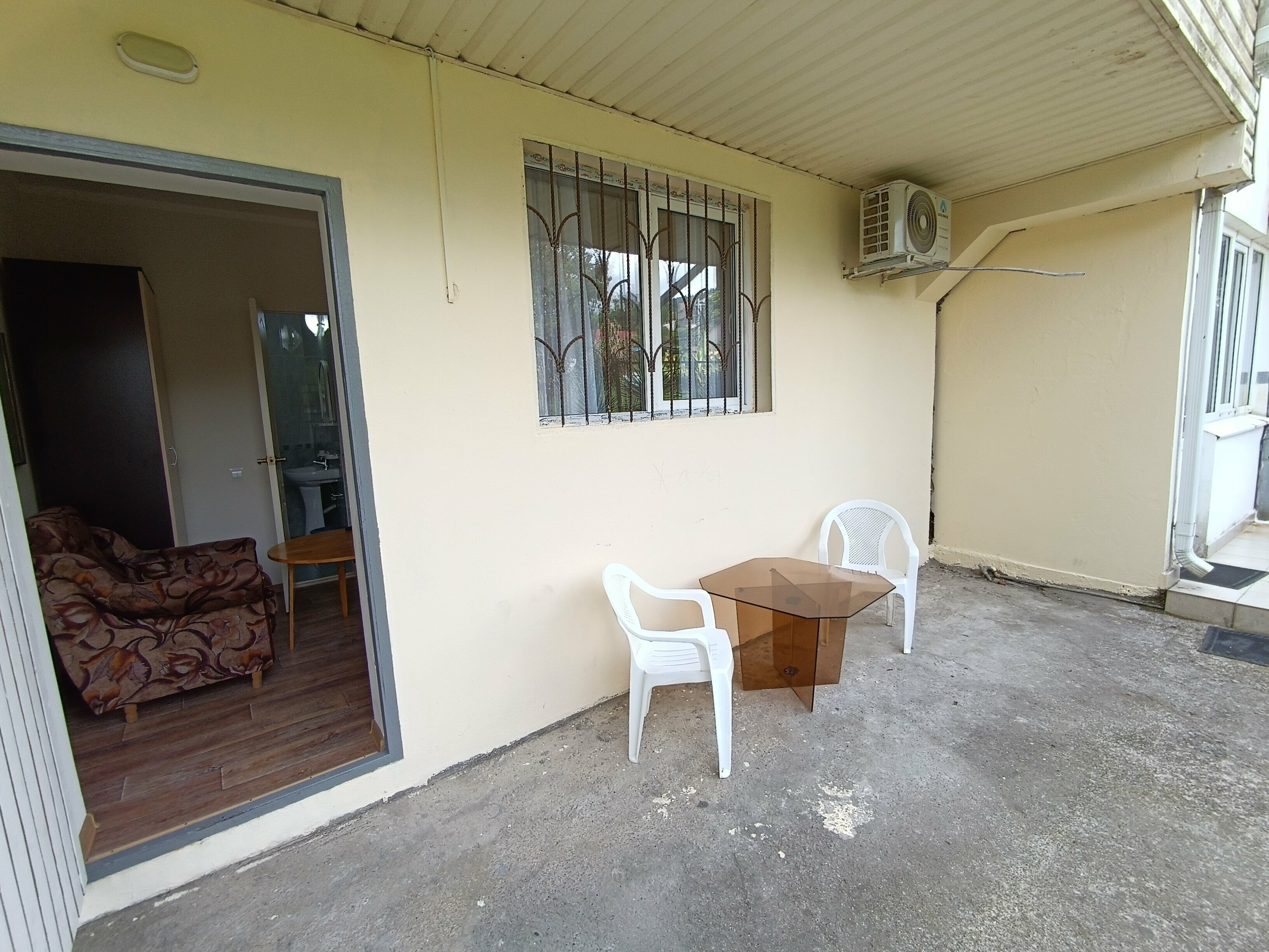 Трехместный номер с видом на сад