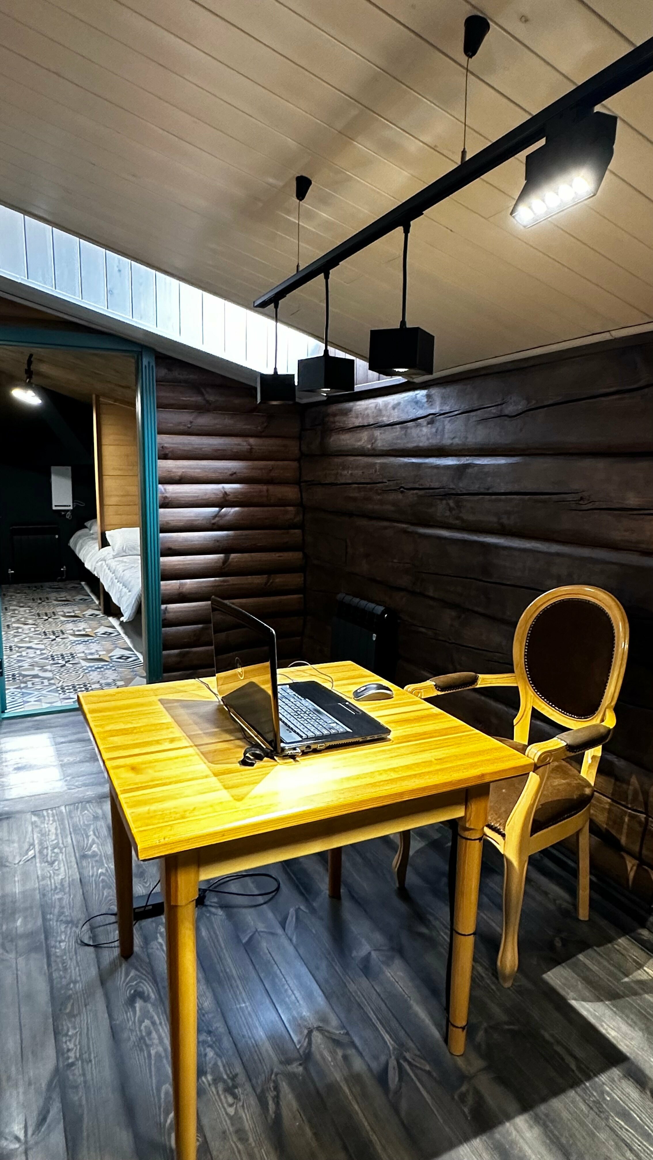 Кровать в общем 6-местном номере