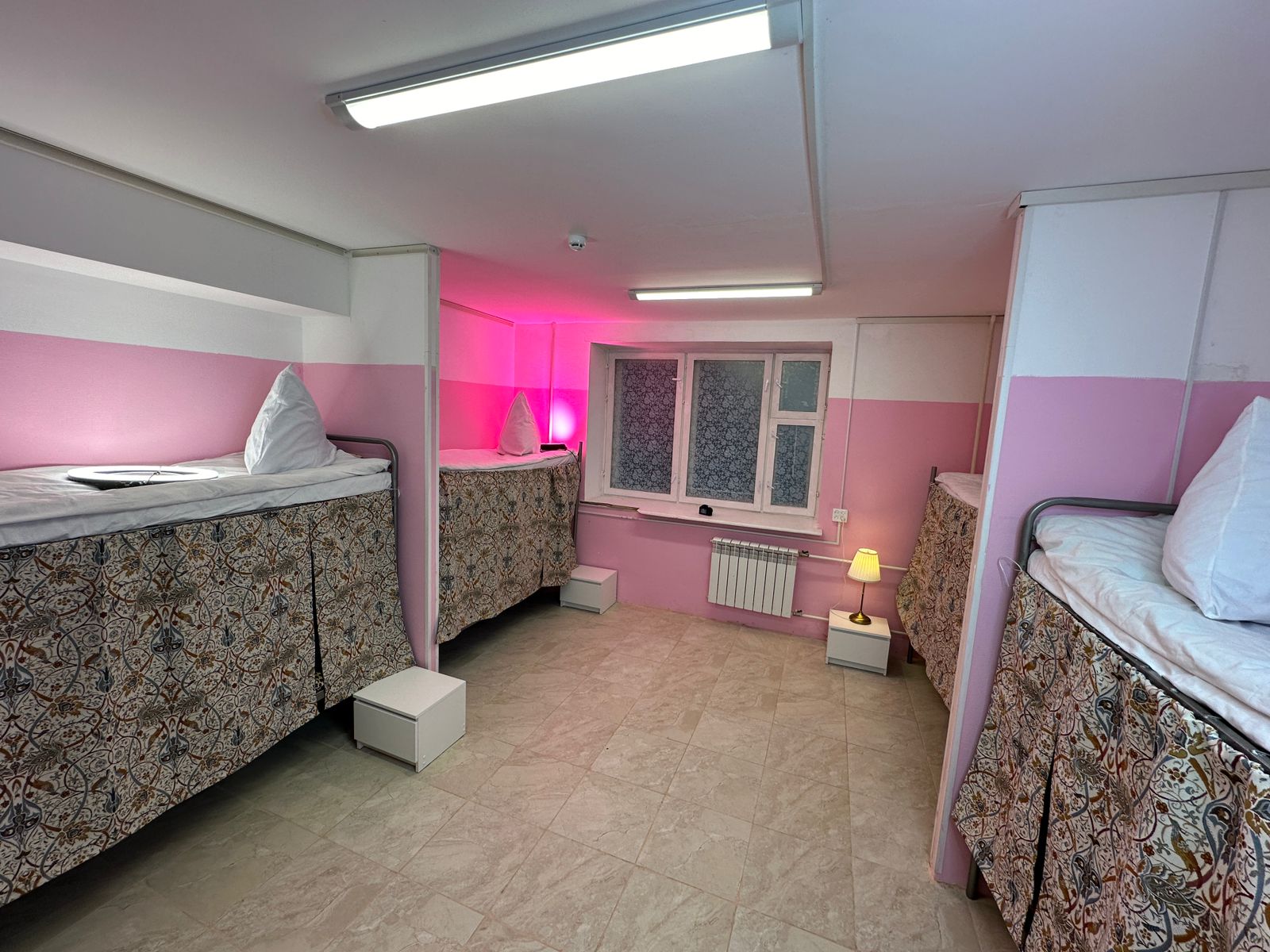 Кровать в 10 местном мужском номере