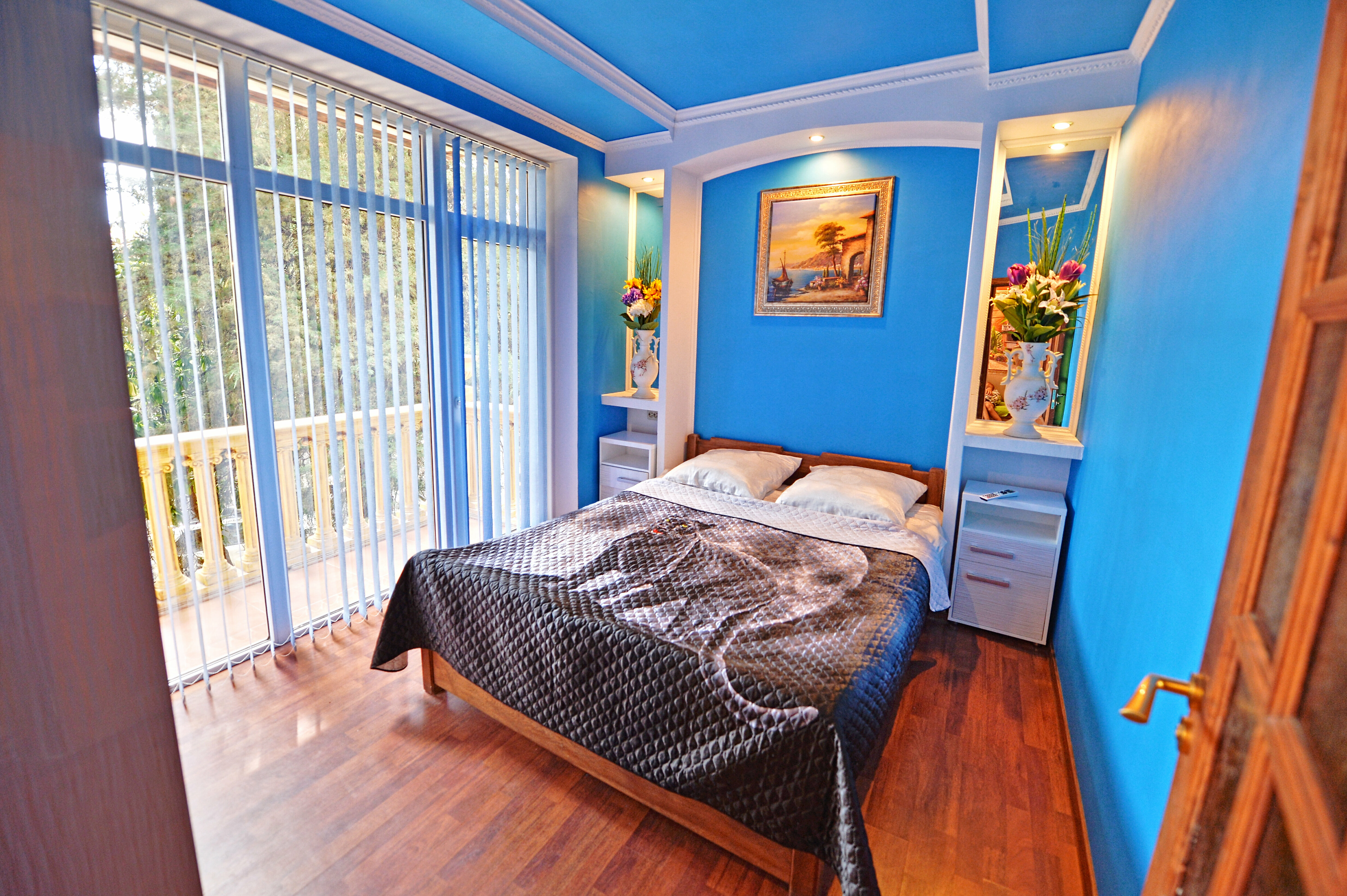 Четырехместный номер с ванной комнатой