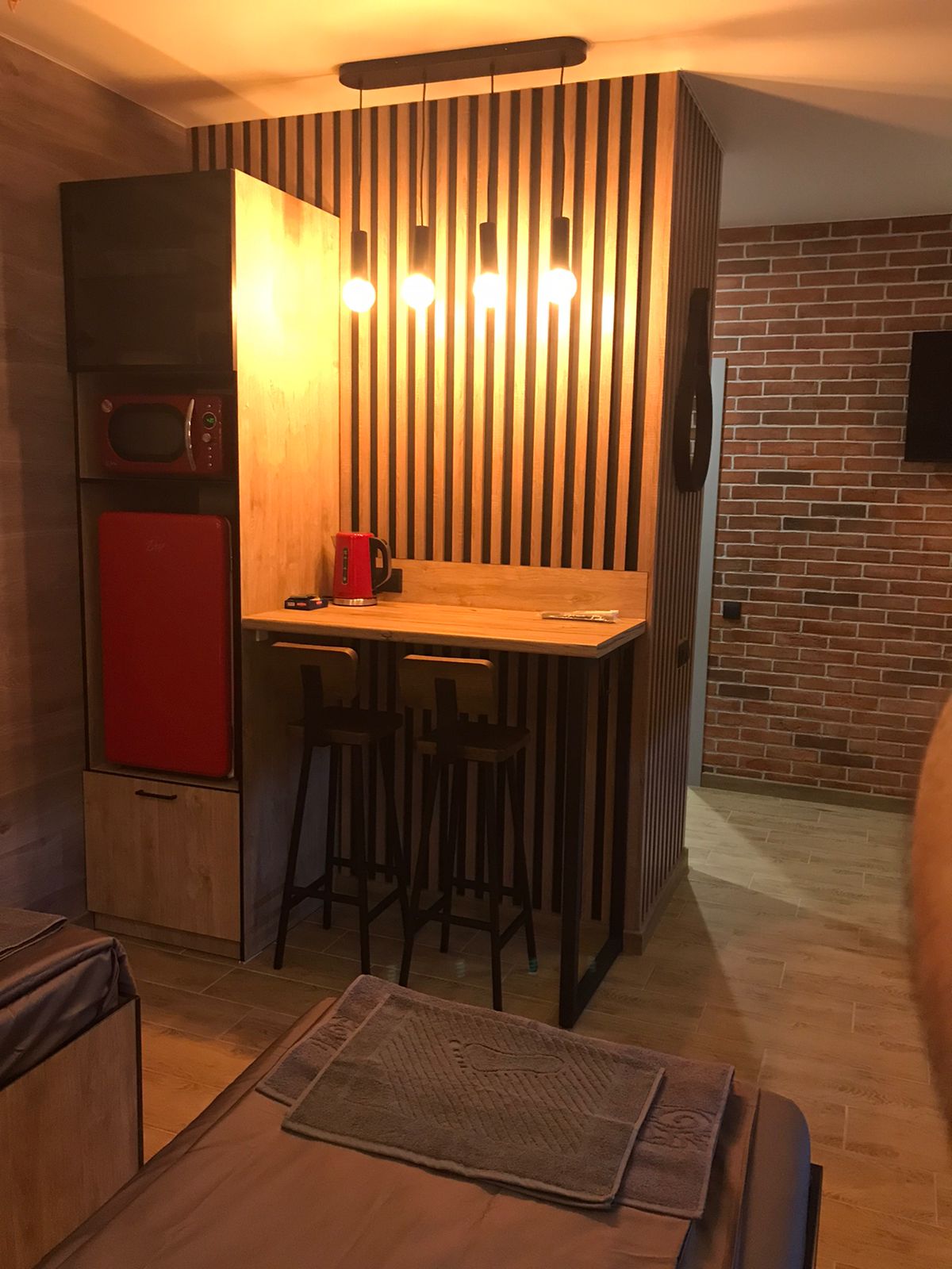 Трехместный номер с собственной ванной комнатой