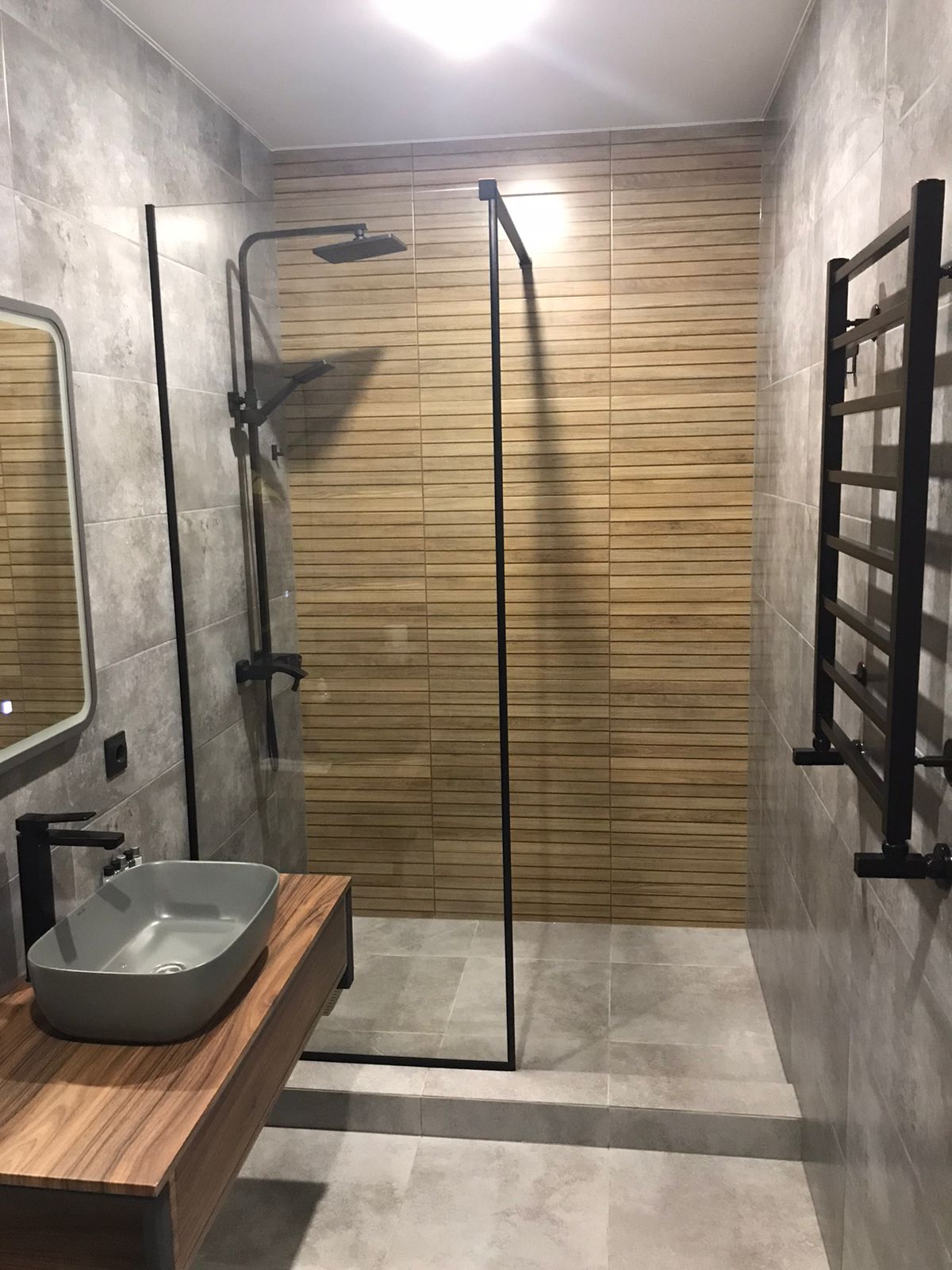 Трехместный номер с собственной ванной комнатой