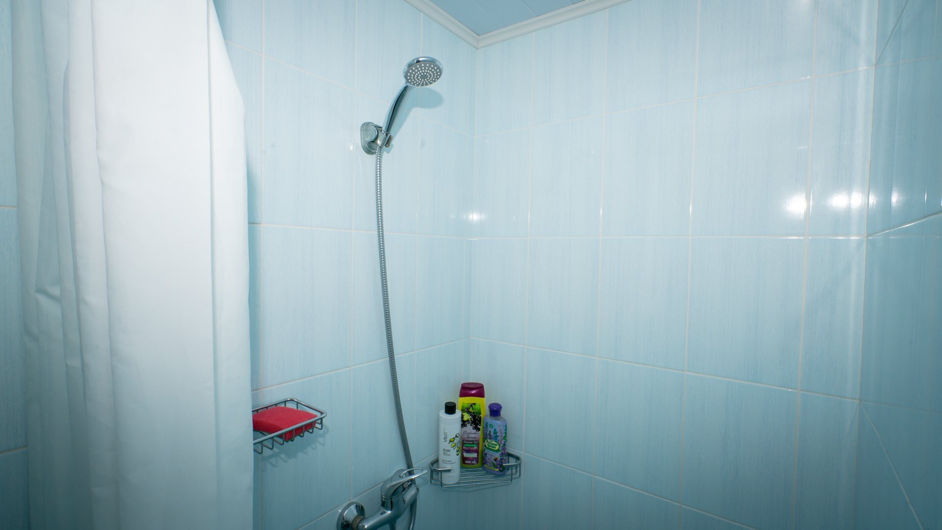 Двухместный номер с 2 отдельными кроватями и душем