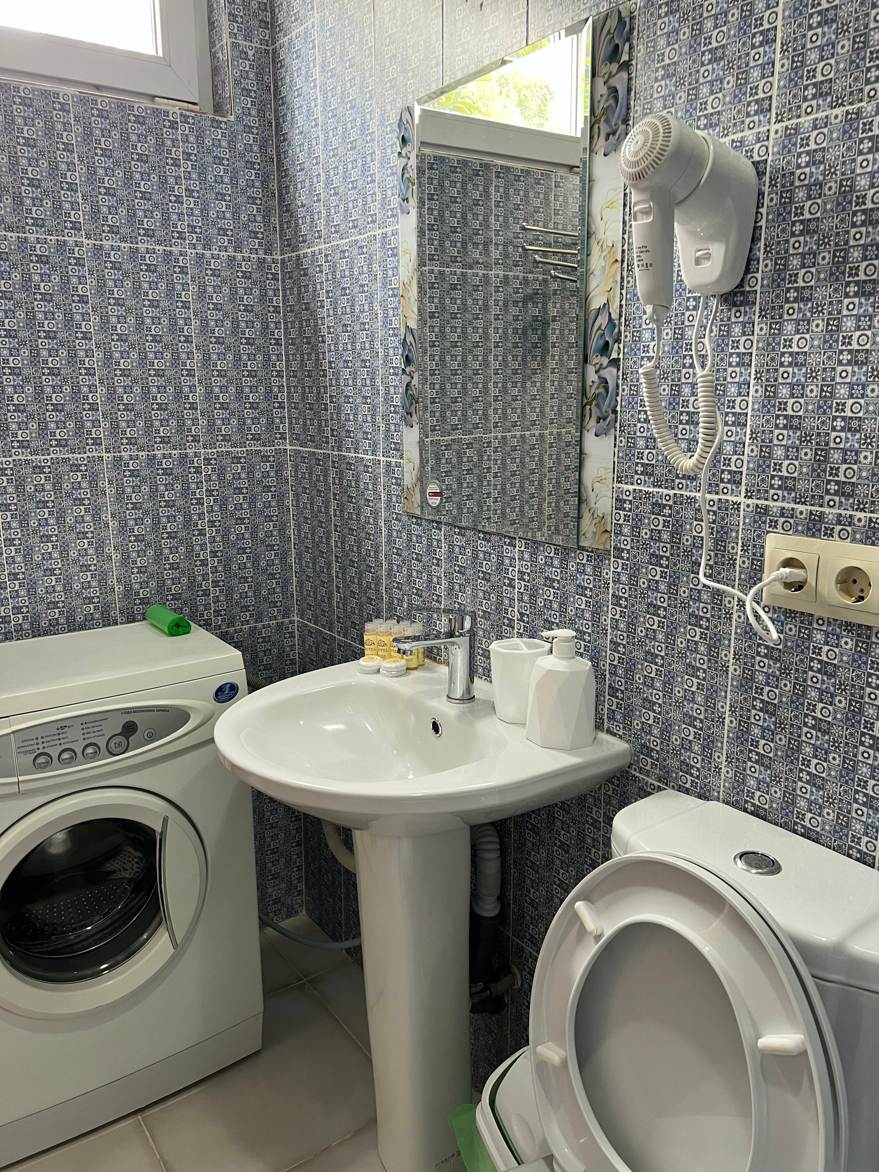 Двухкомнатный семейный номер Комфорт №2