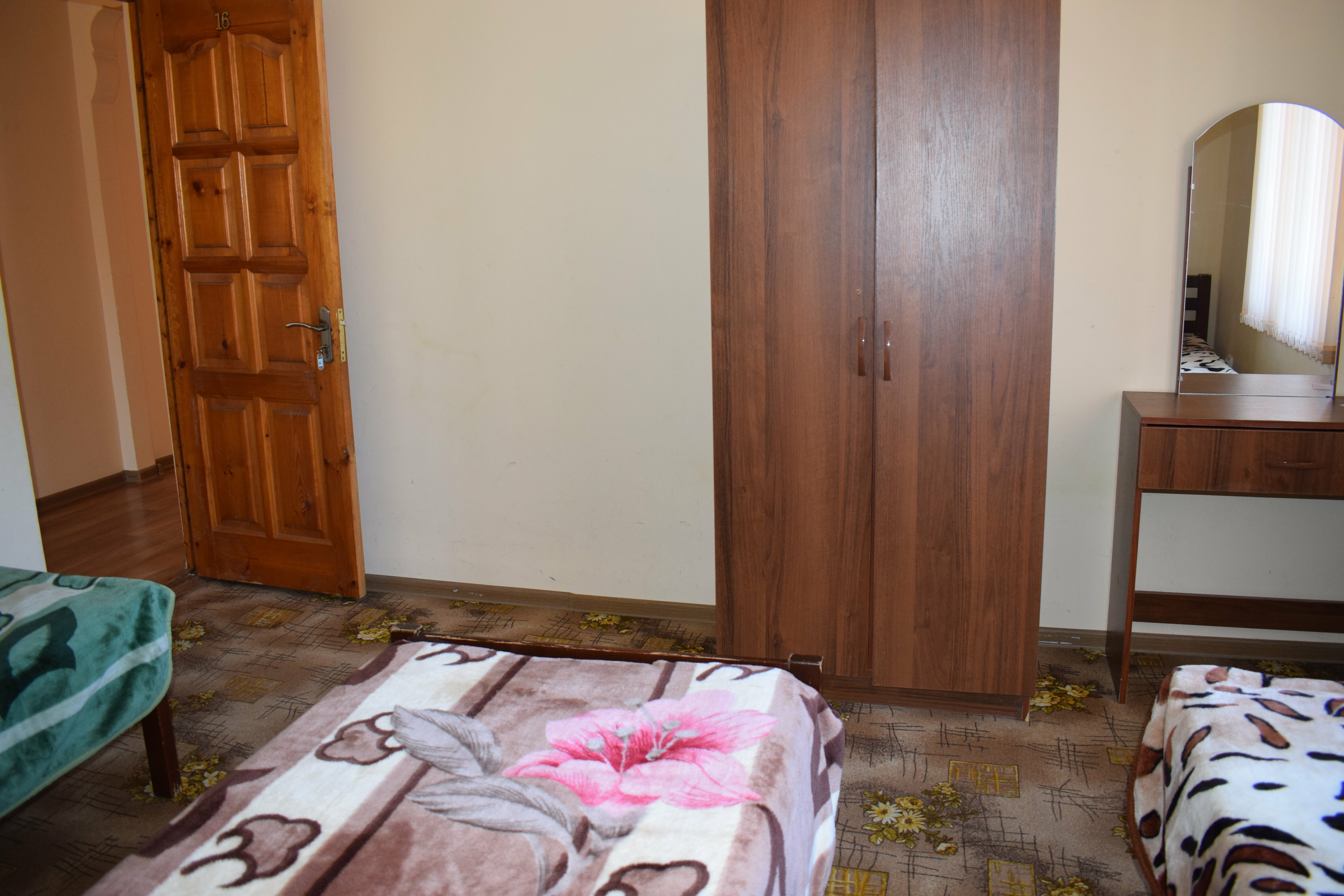 Бюджетный трехместный номер