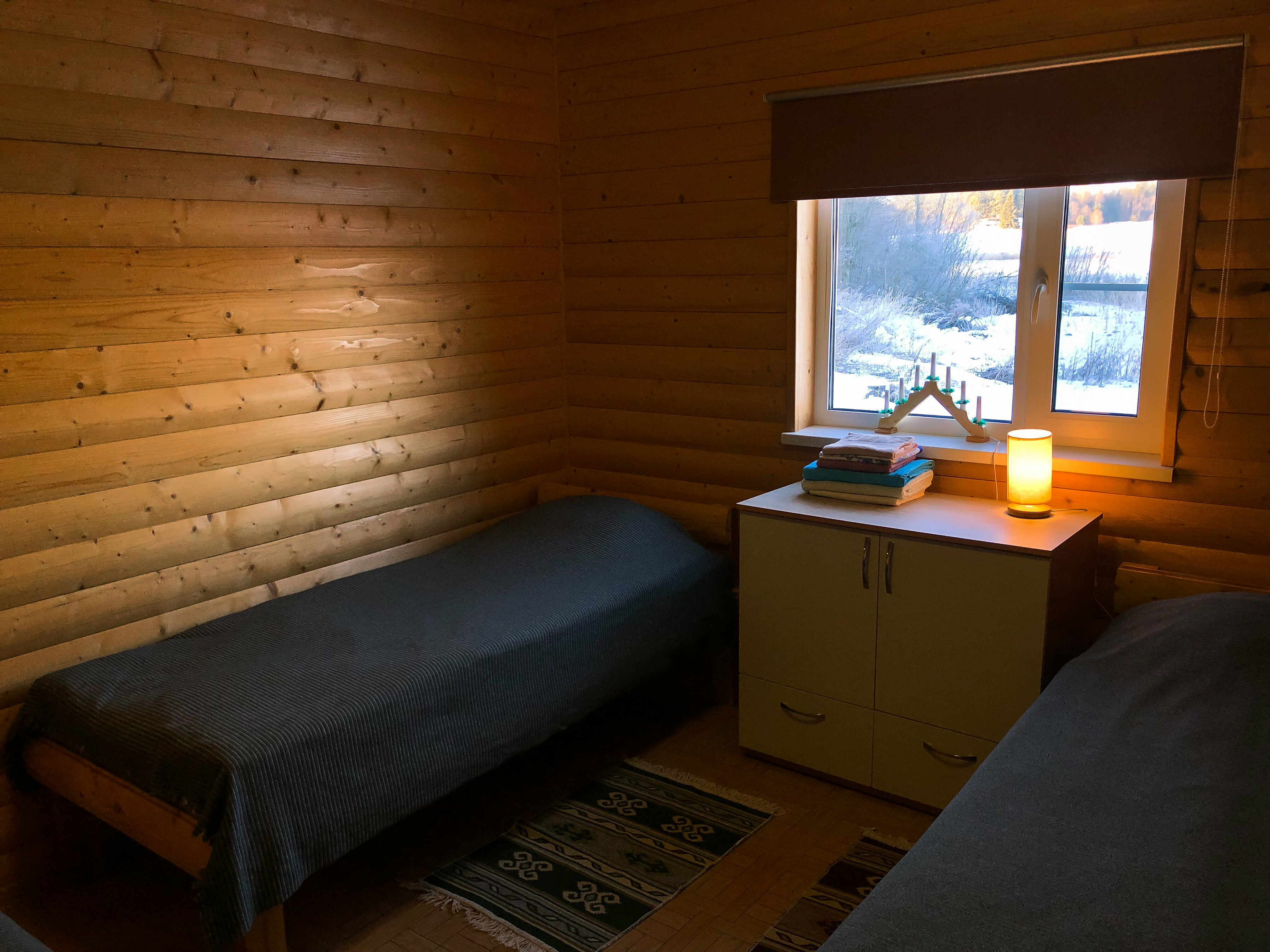 Трехместный номер с видом на озеро