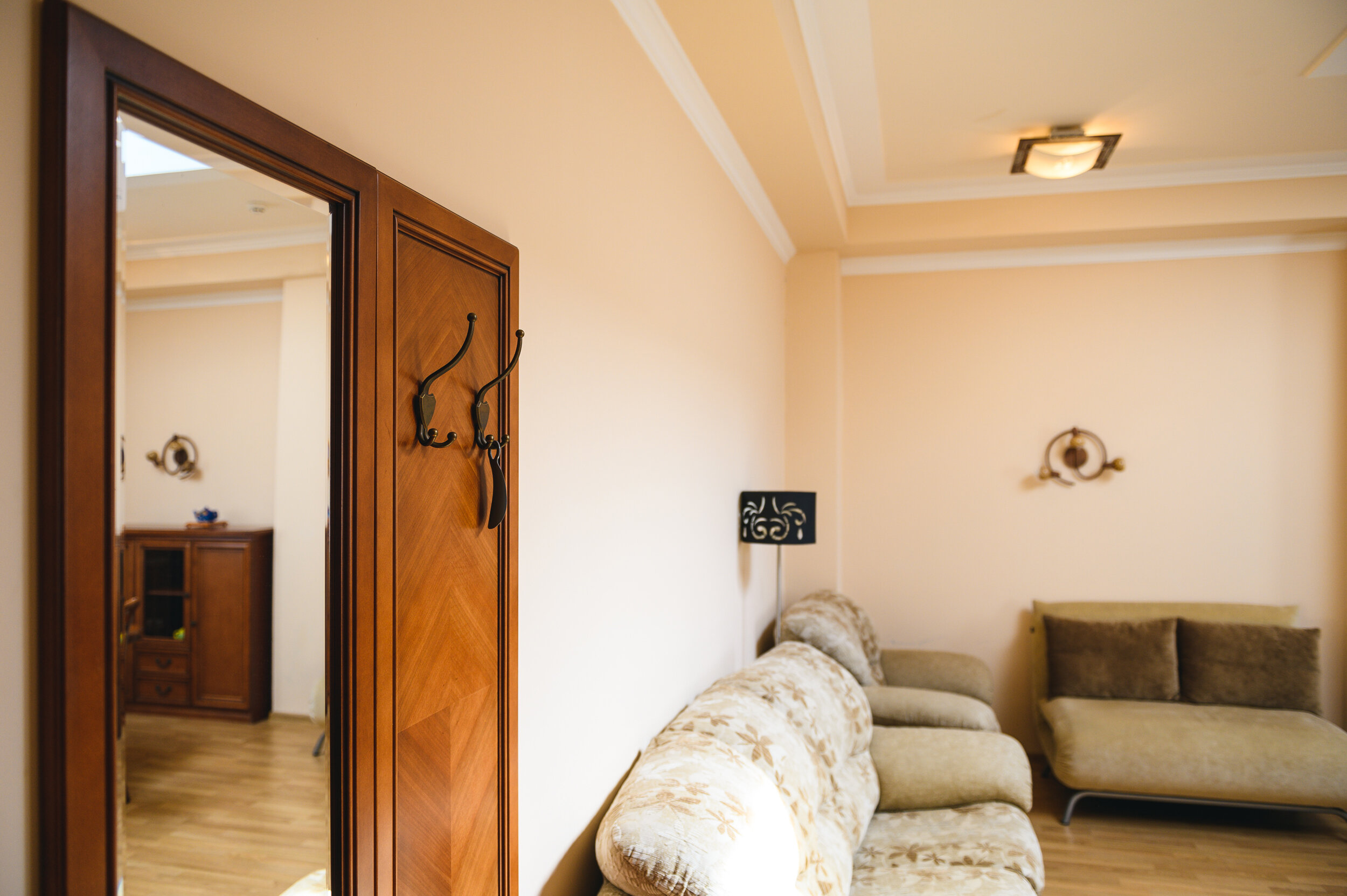 31-Люкс 78 м кв. кухонный уголок, 2 комнаты (без балкона, вид на горы), 3 этаж