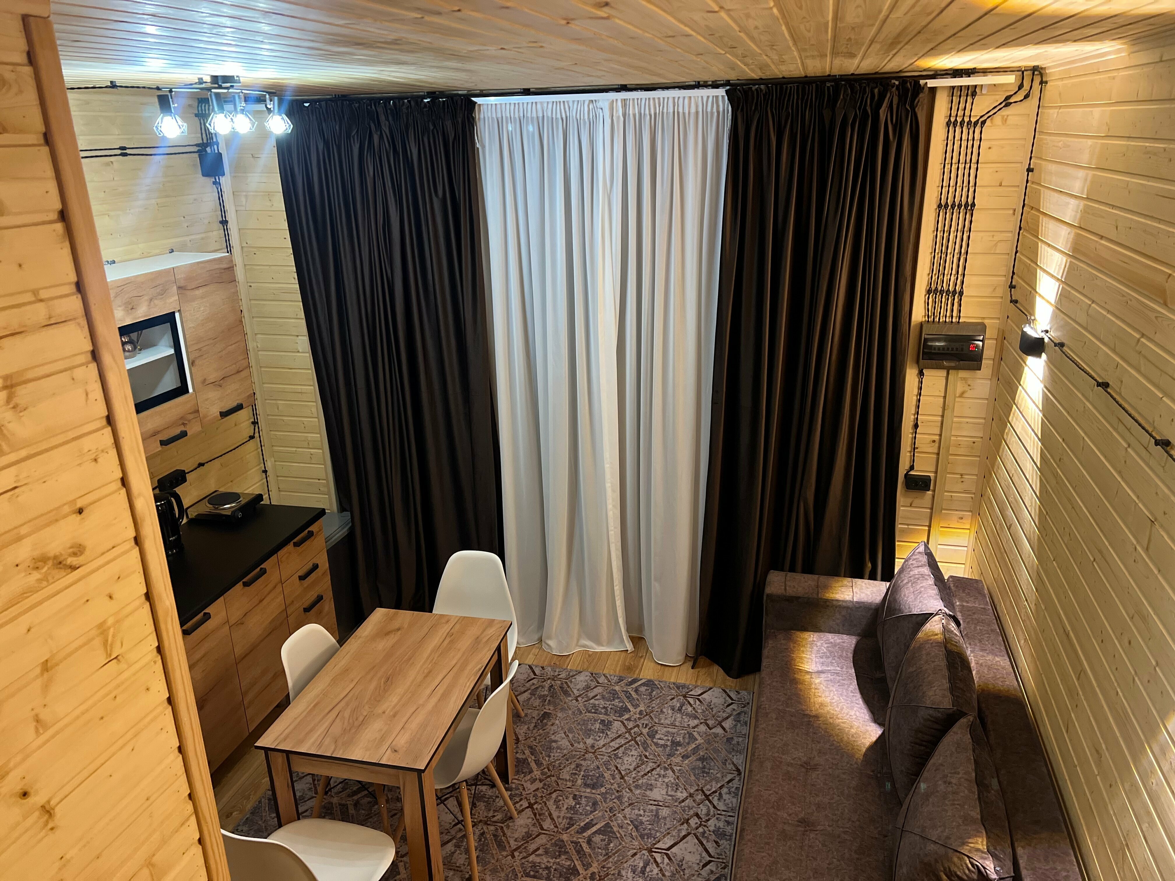 Четырехместный номер с балконом