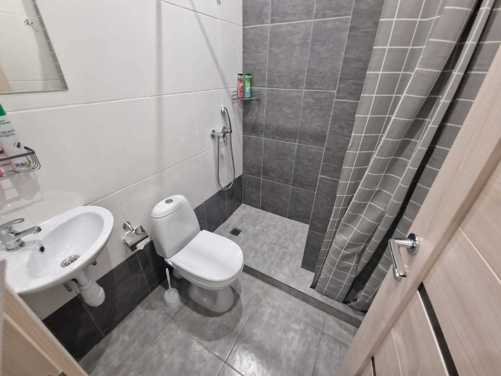 Четырехместный номер с ванной комнатой