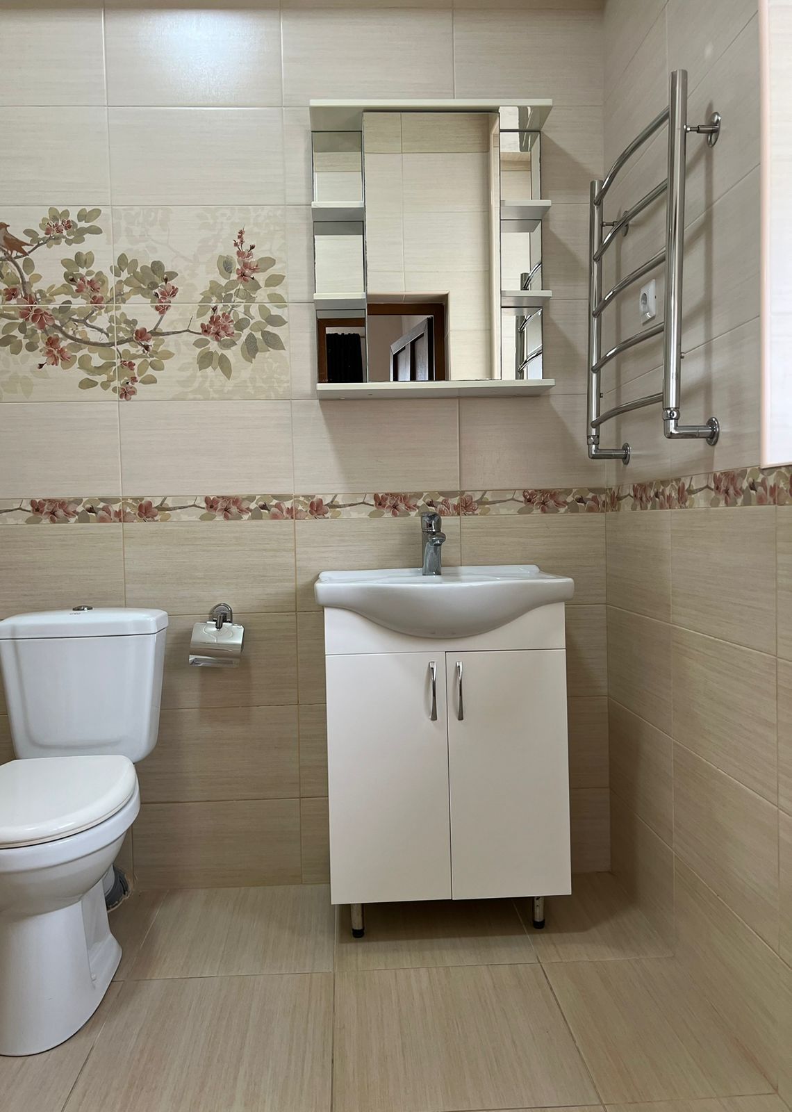 Трехместный номер с видом на горы