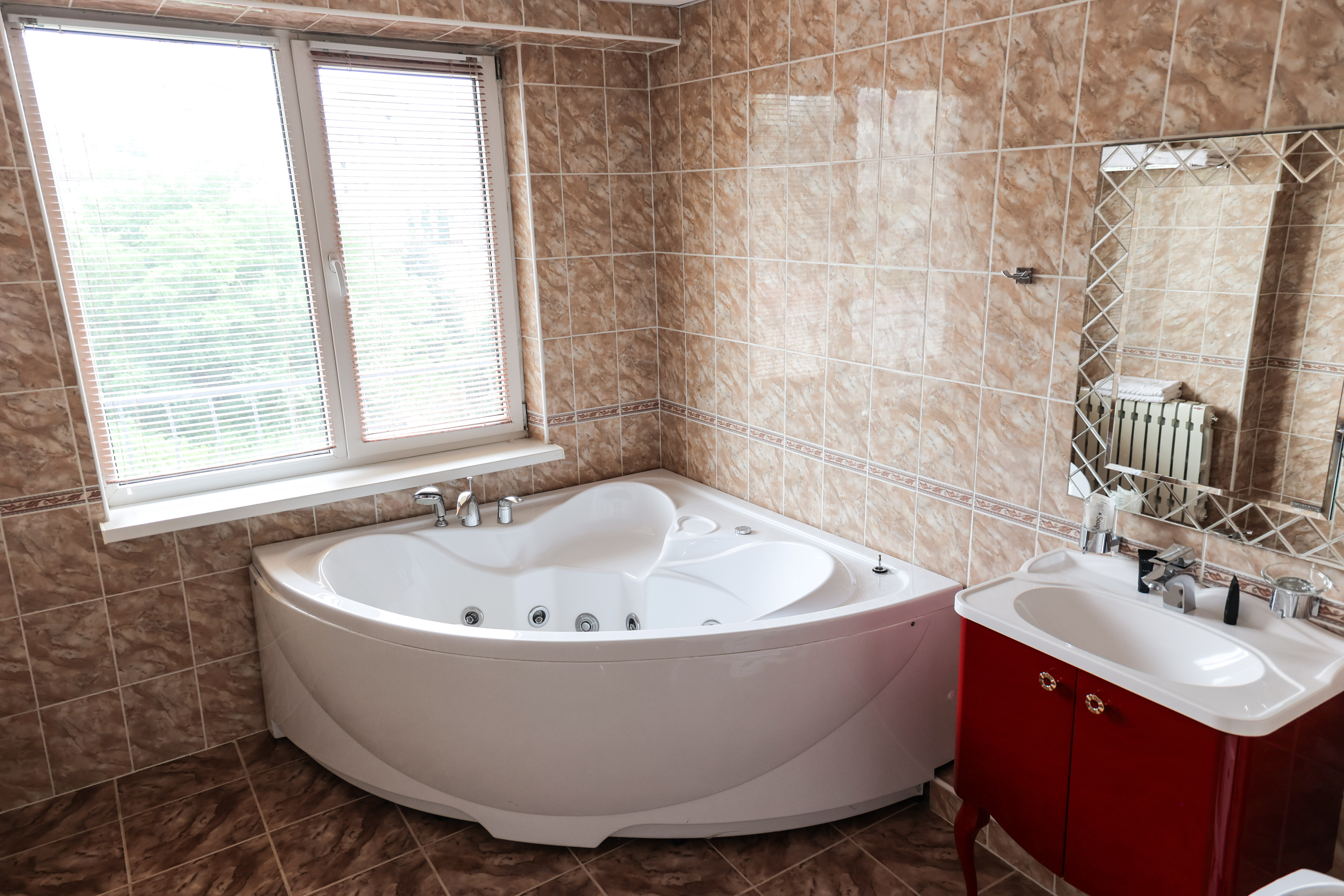 Суперлюкс с гидромассажной ванной