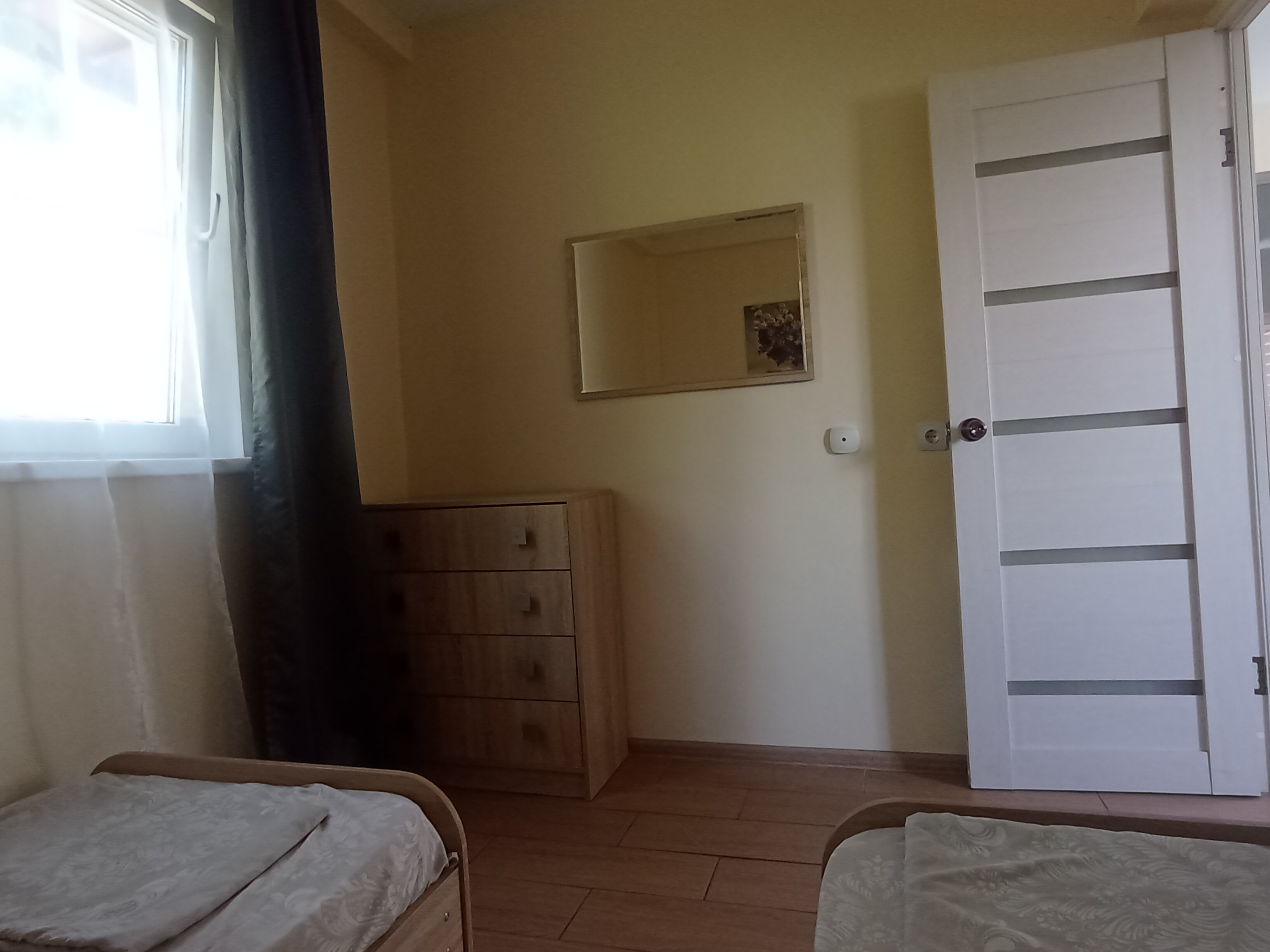 Четырехместный номер с ванной комнатой