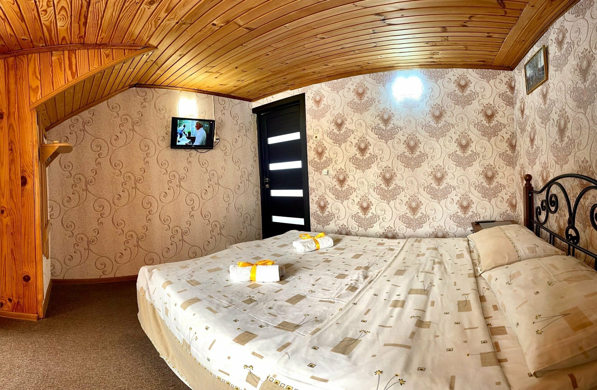 Двухместный номер с 1 кроватью или 2 отдельными кроватями и общей ванной комнатой