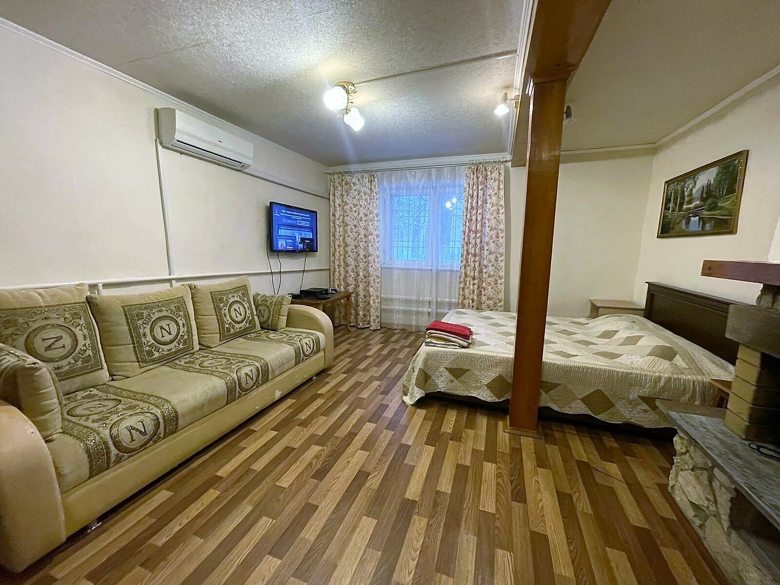 Двухуровневый домик с камином