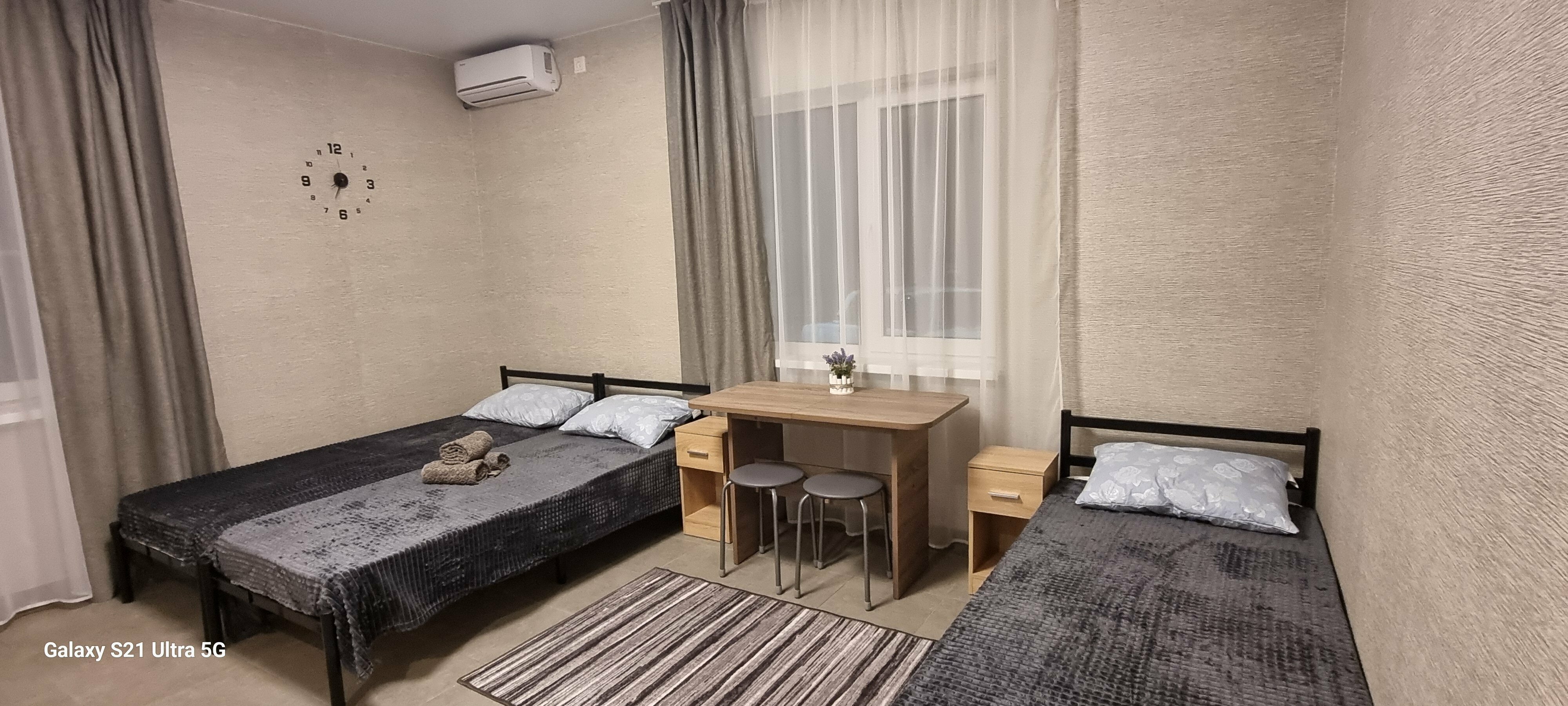 Трехместный номер  с собственным душем и туалетом. №1