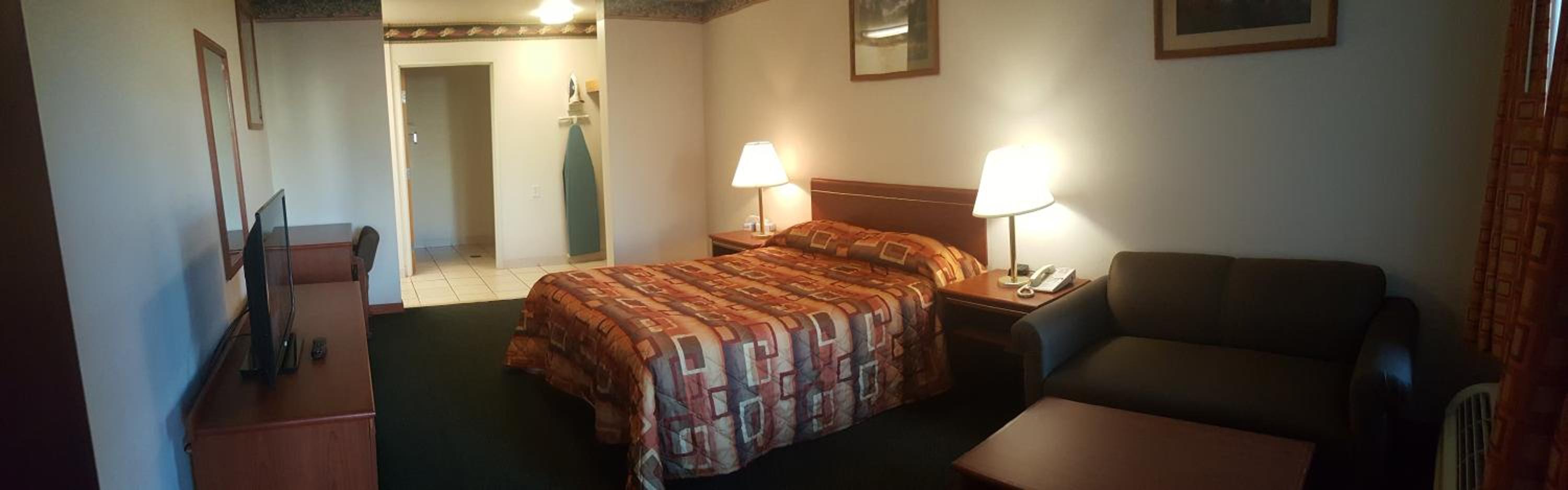 Deluxe Queen Room