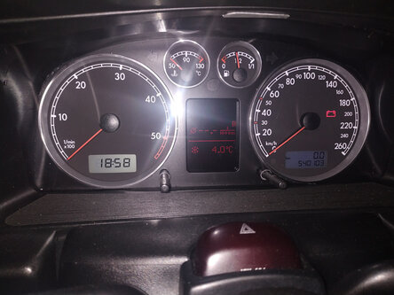 Замена приборной панели на VW Passat 2005-2009 Volkswagen Passat B6, 2 л, 2006