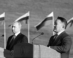 Владимир Путин и Халтмаагийн Баттулга (фото: Михаил Климентьев/ТАСС)